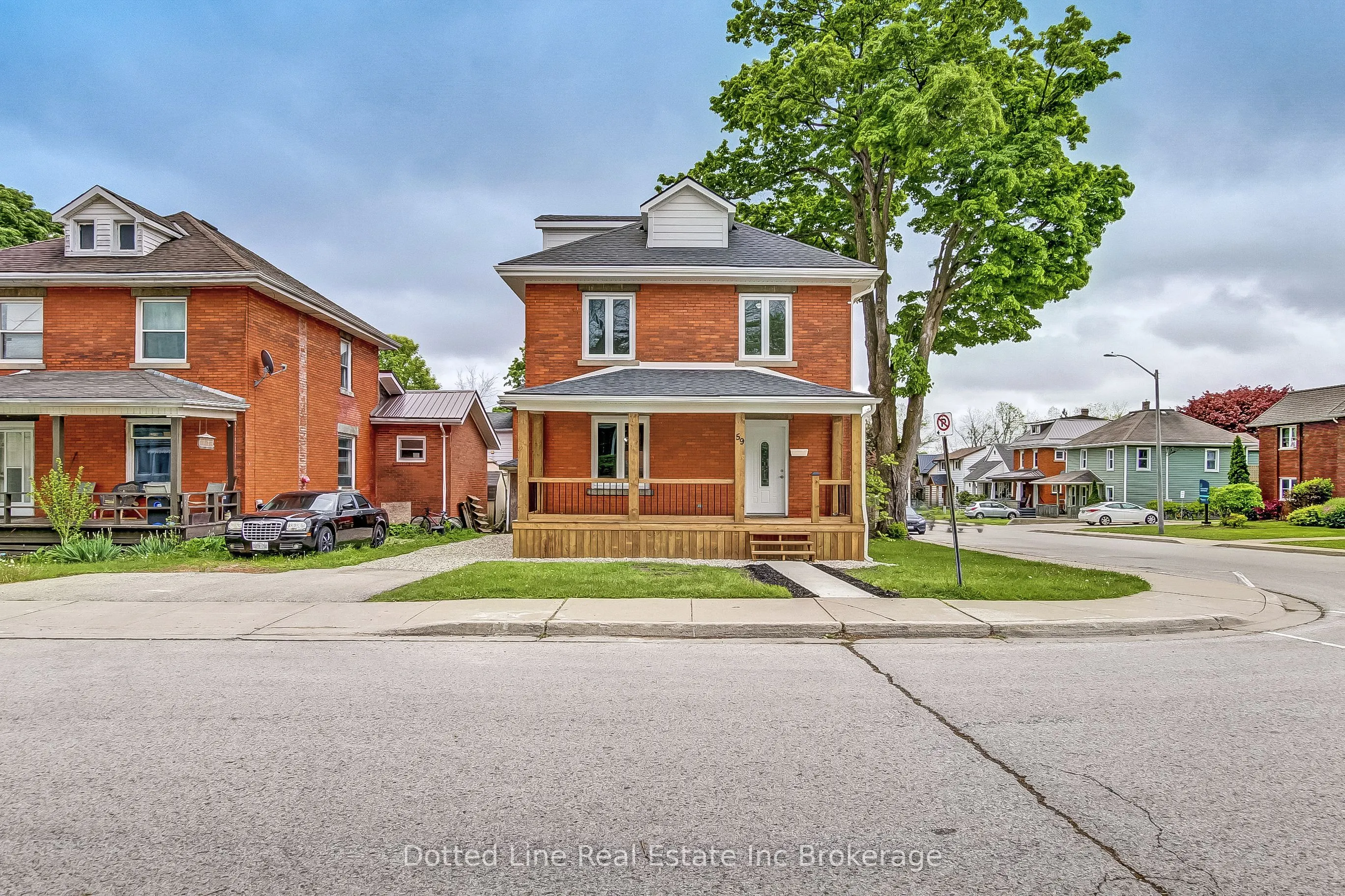 59 Brock Street W