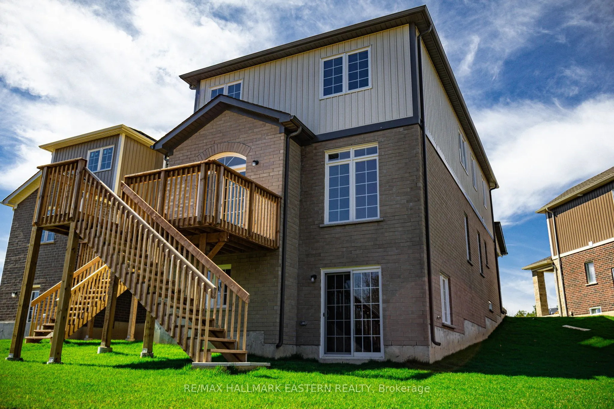 37 COLDBROOK Drive