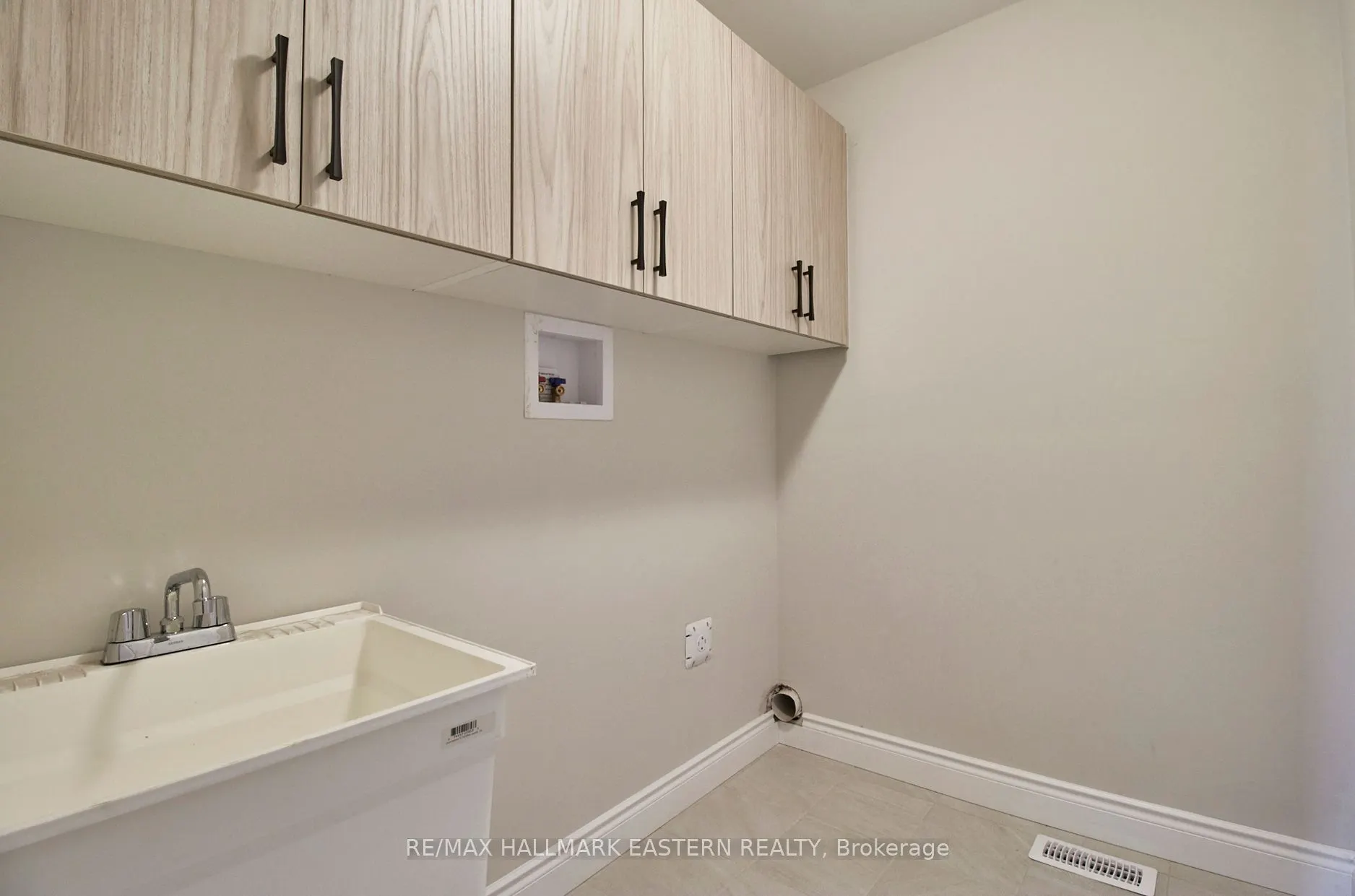 37 COLDBROOK Drive
