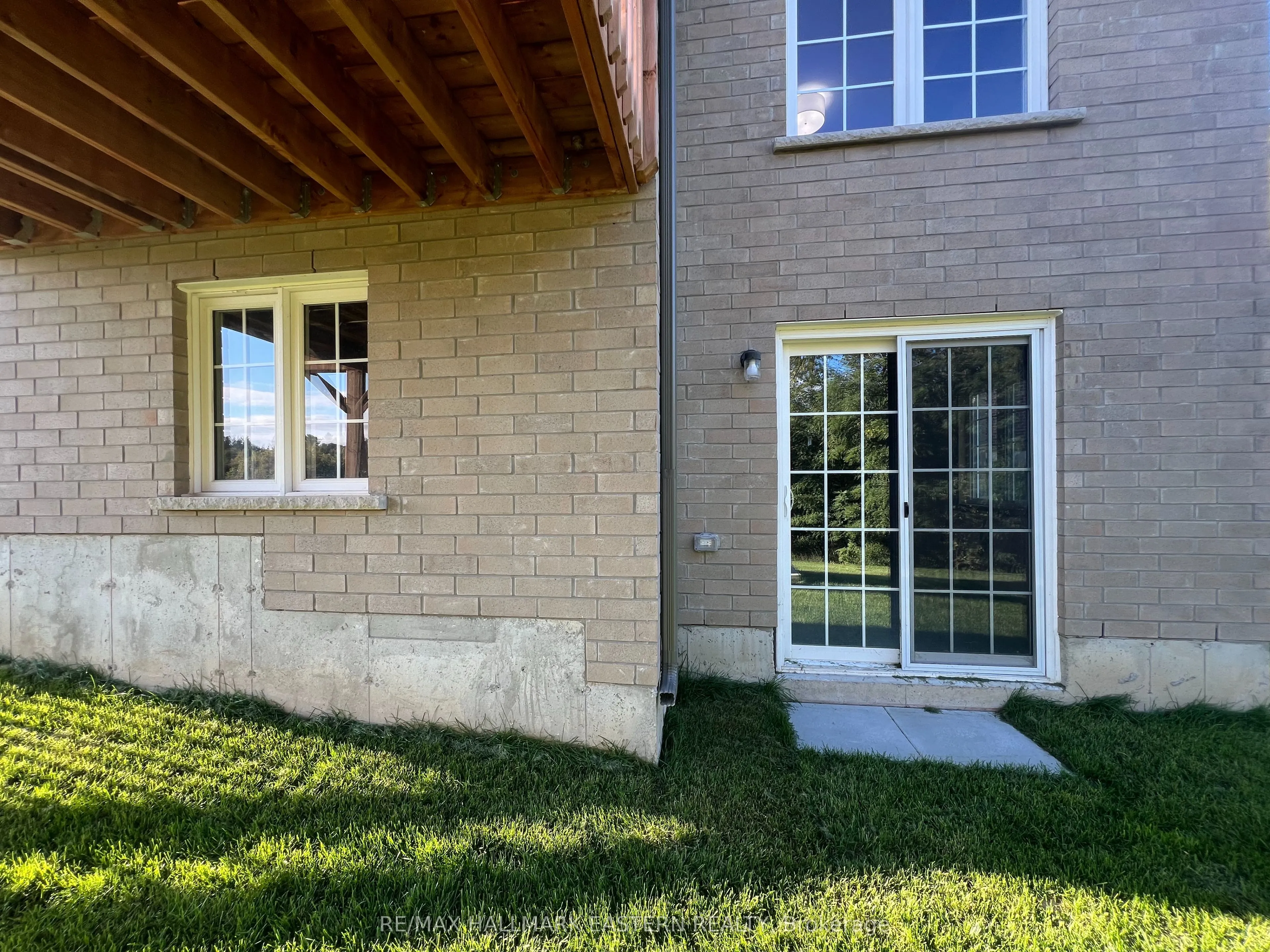 37 COLDBROOK Drive