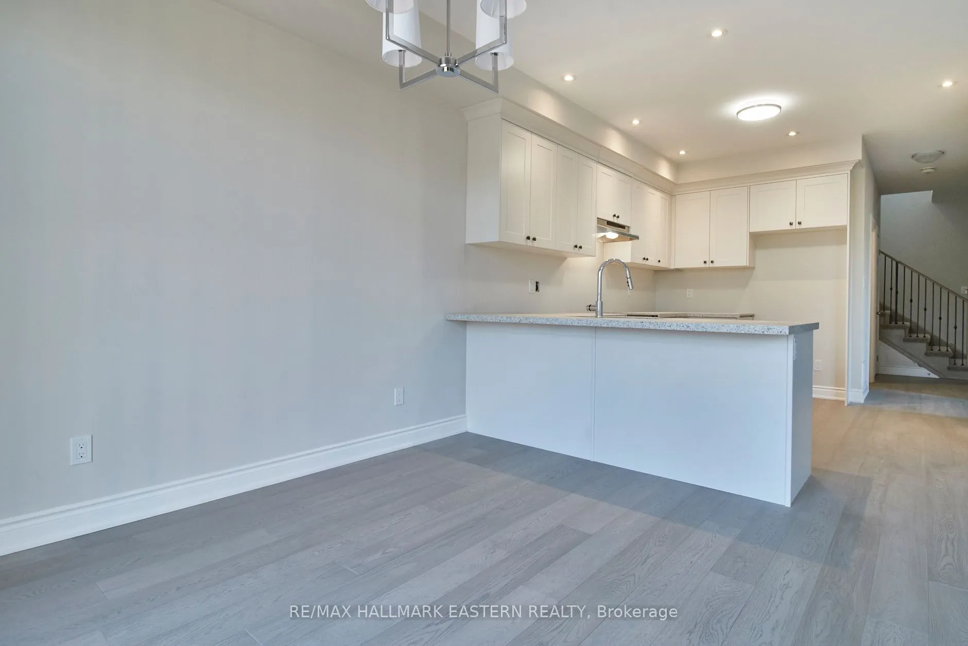37 COLDBROOK Drive