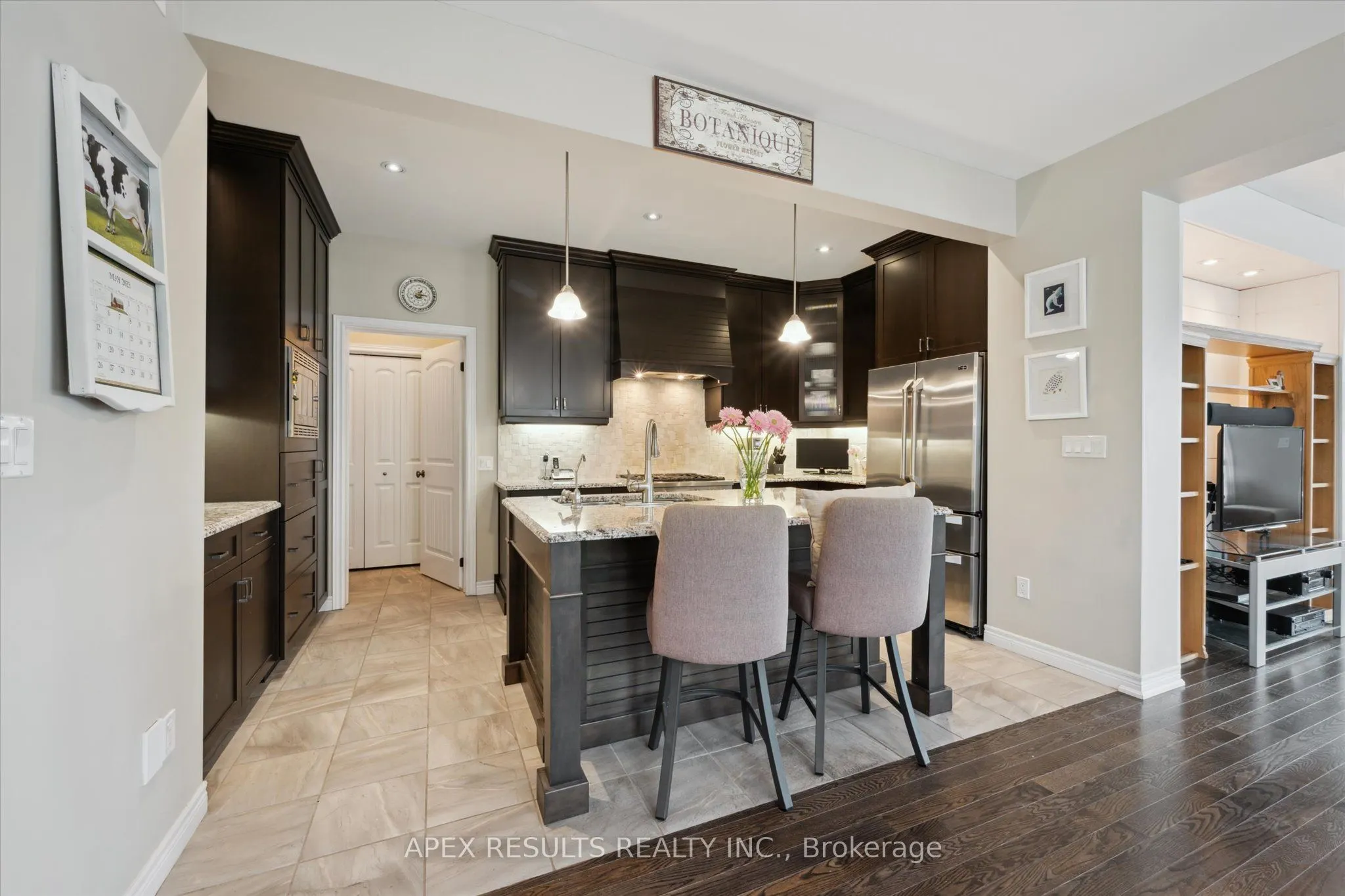 10 CHESTNUT Drive
