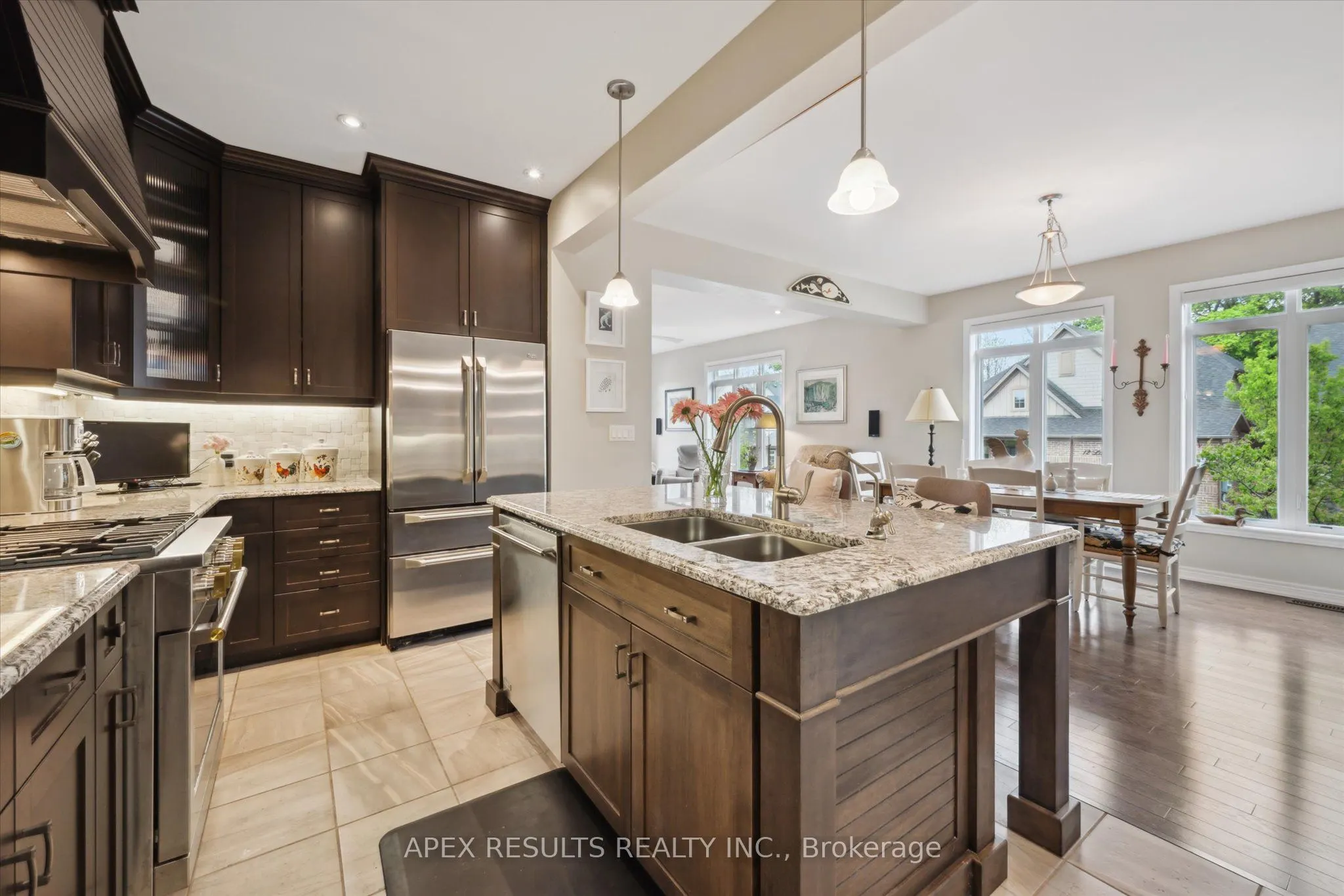 10 CHESTNUT Drive