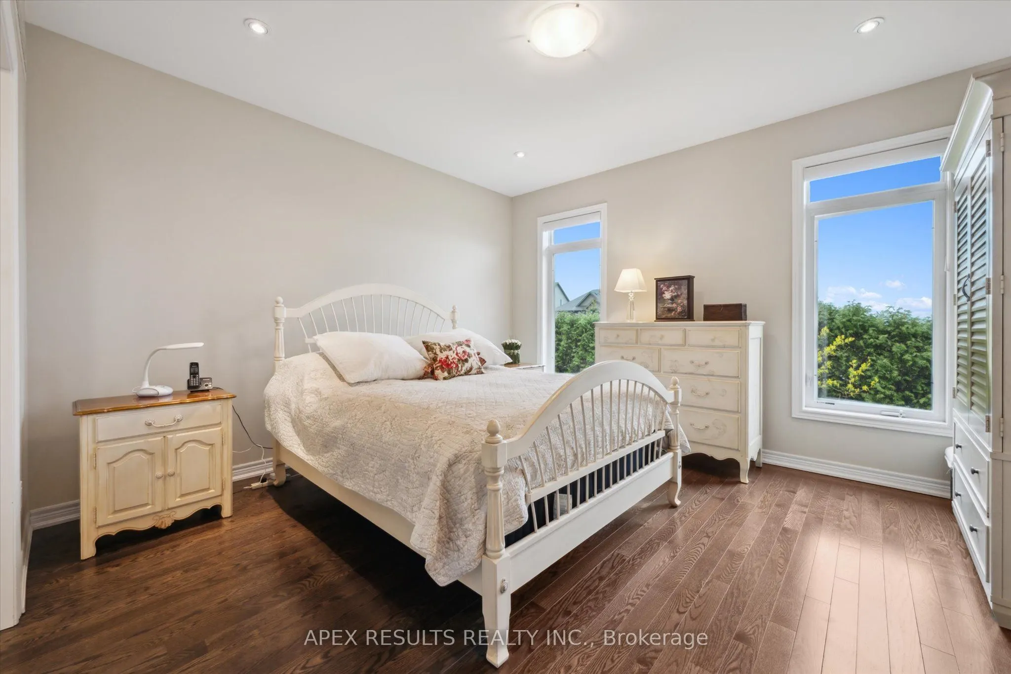 10 CHESTNUT Drive