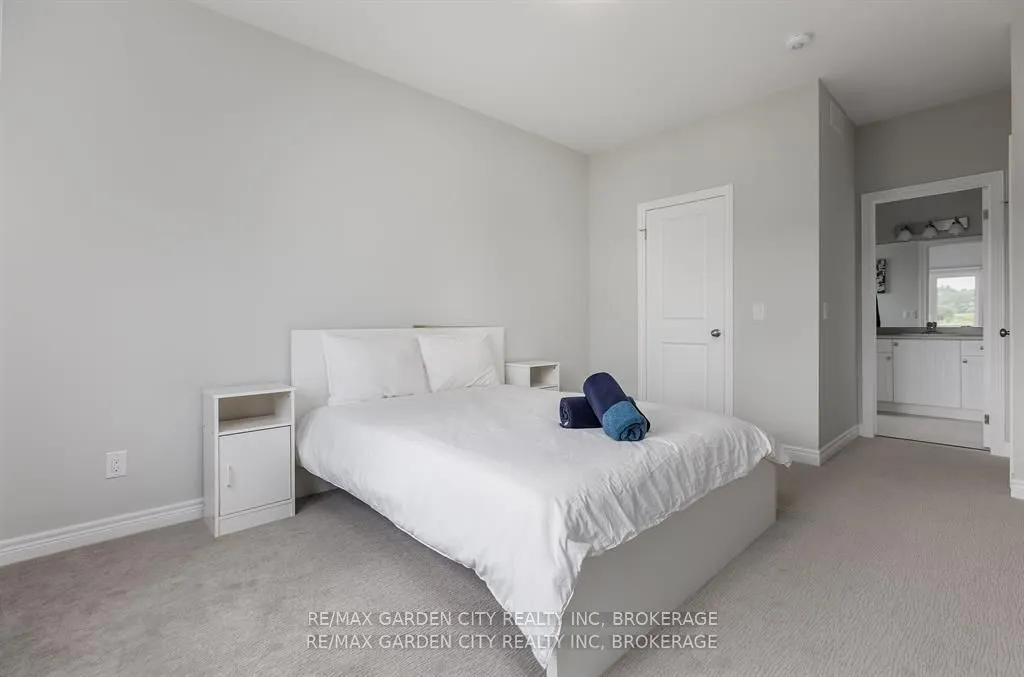 34 BOUNTY Avenue