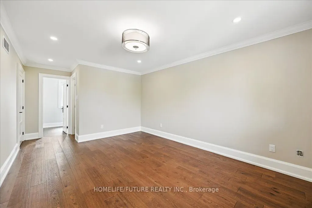 7 Grandview Avenue