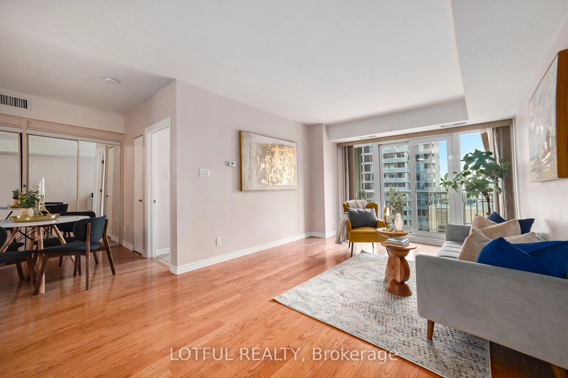 234 Rideau Street, #1703