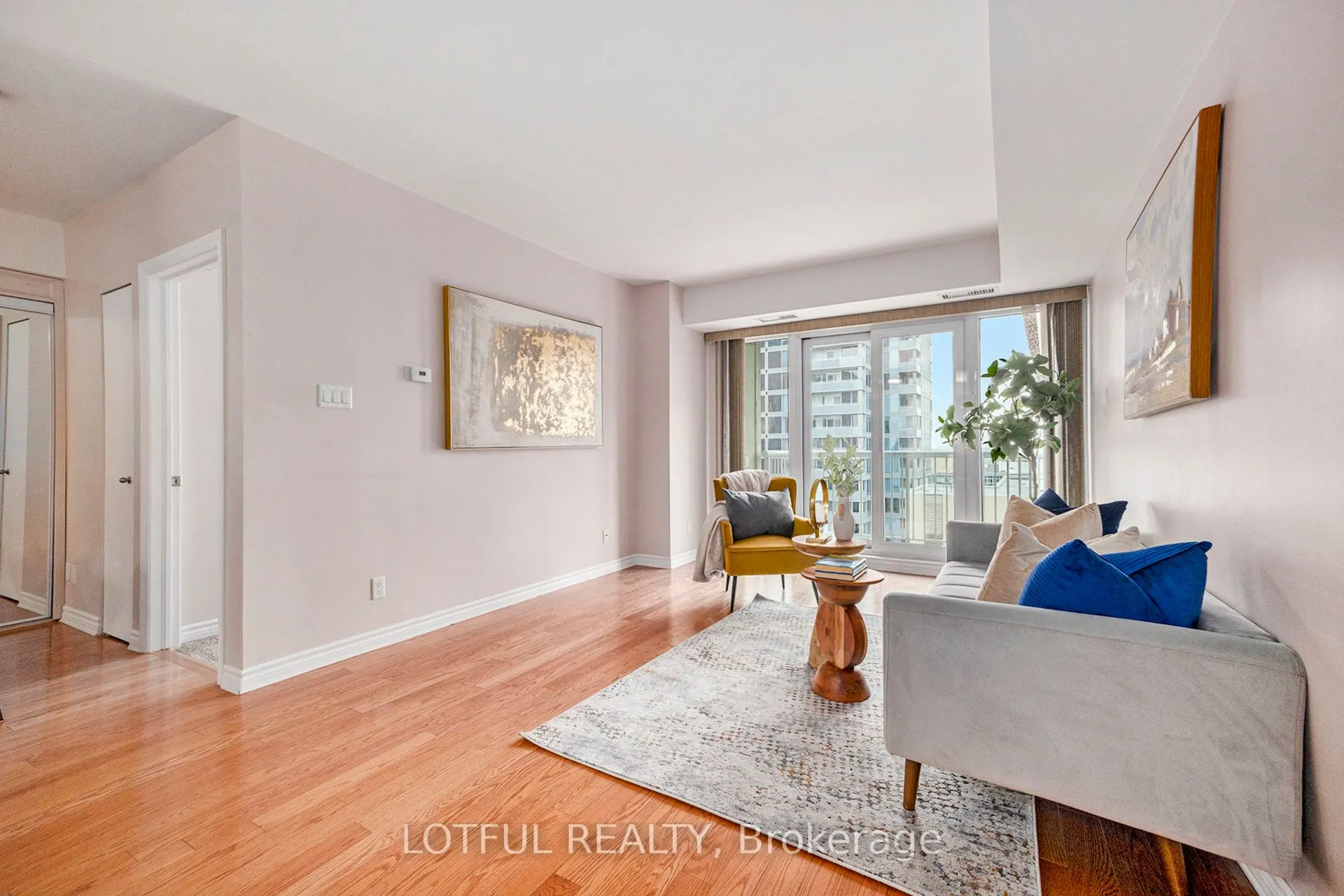 234 Rideau Street, #1703