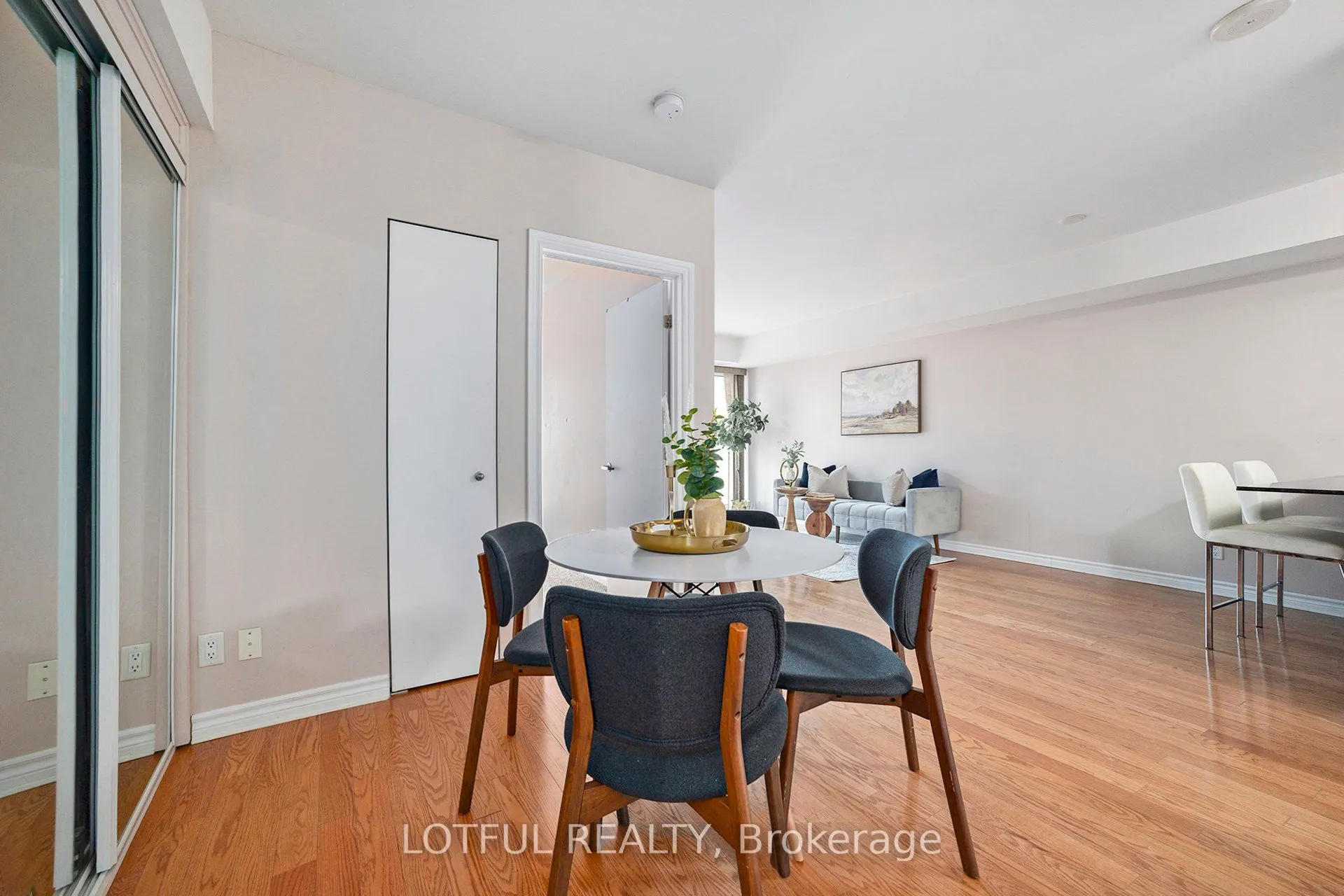 234 Rideau Street, #1703