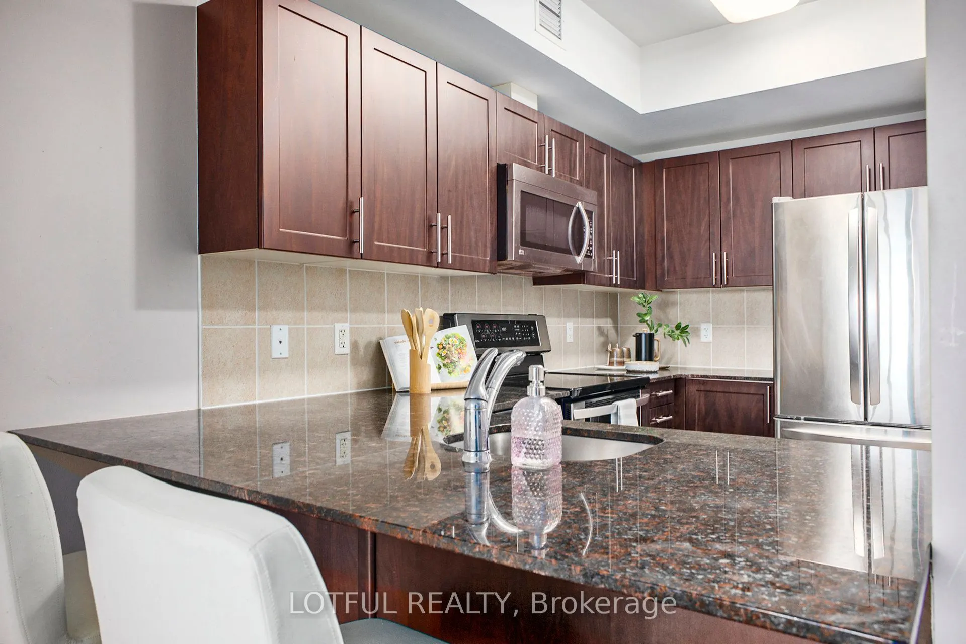 234 Rideau Street, #1703
