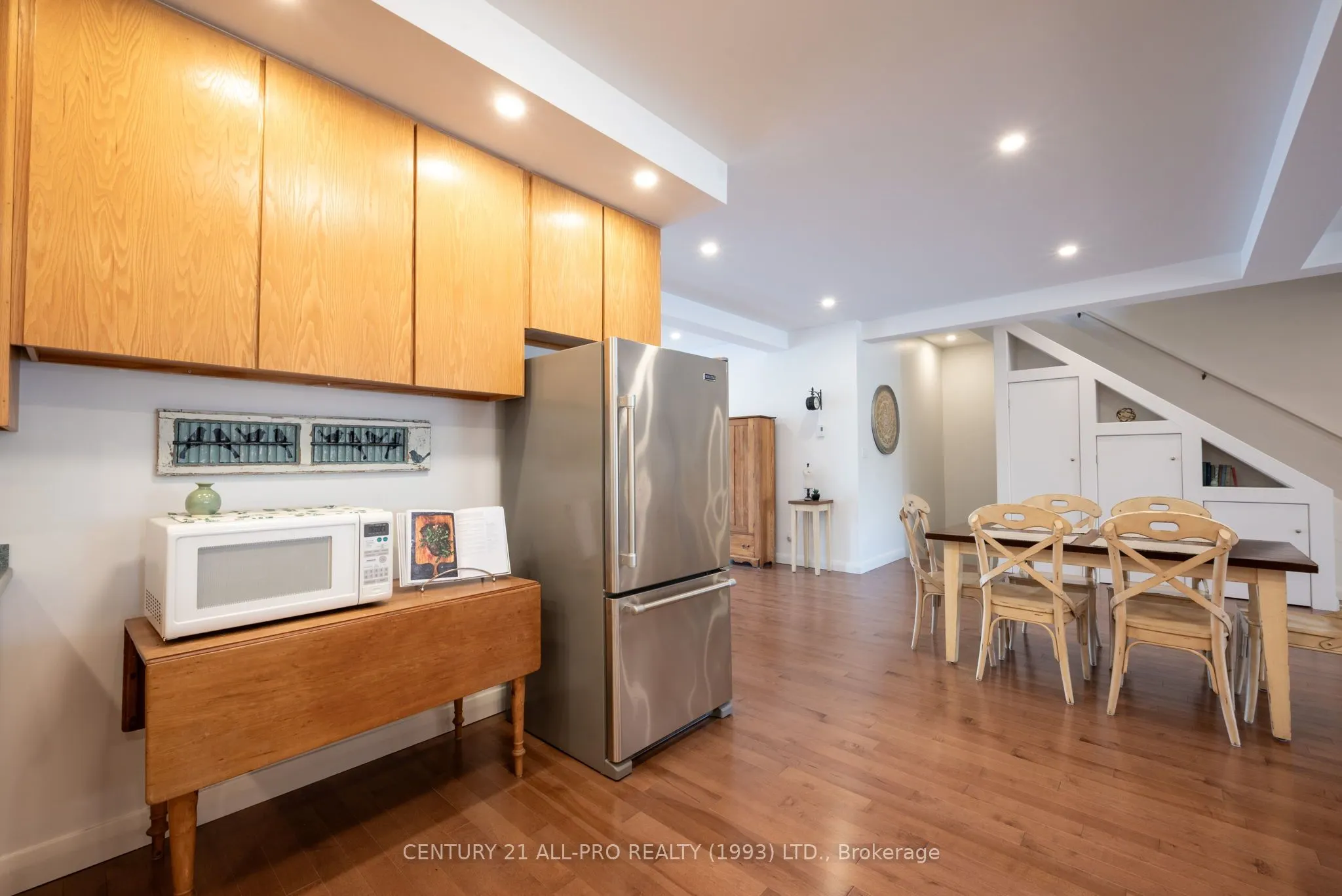 40 King Street W