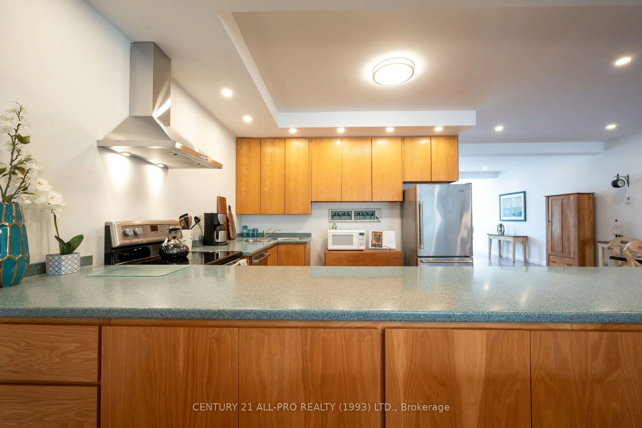 40 King Street W