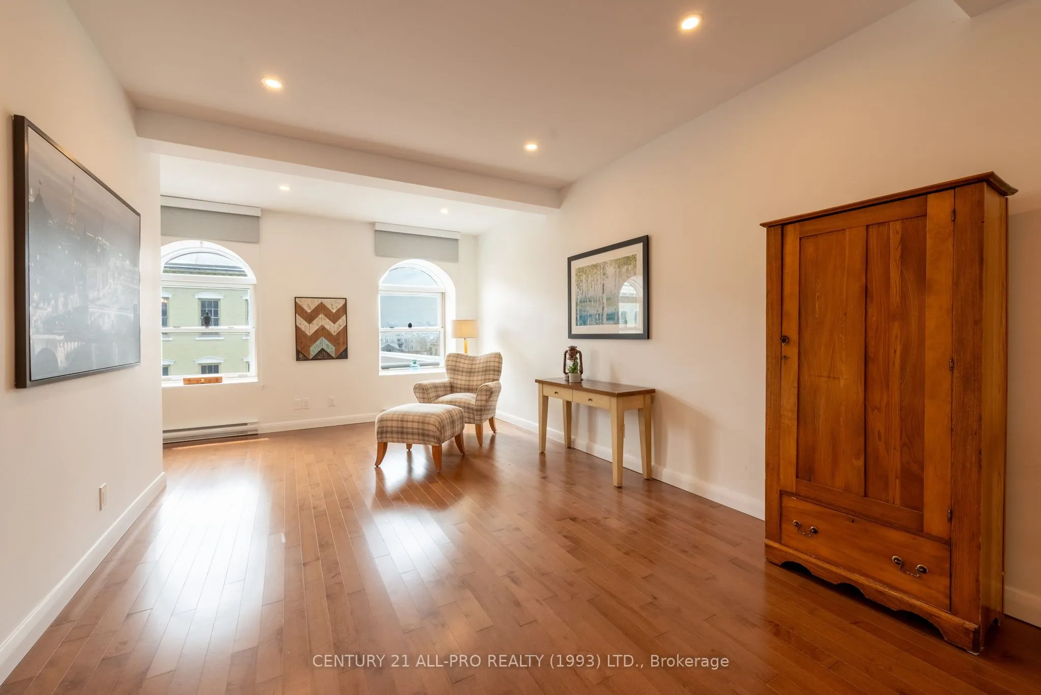 40 King Street W