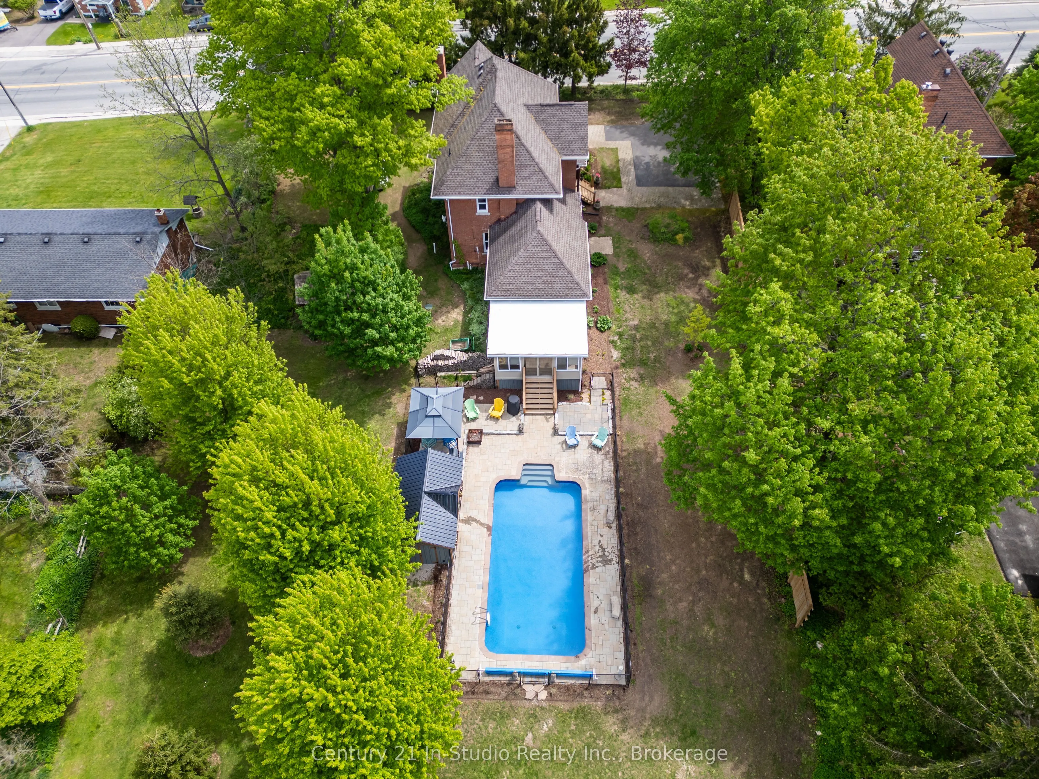 296 Garafraxa St Street
