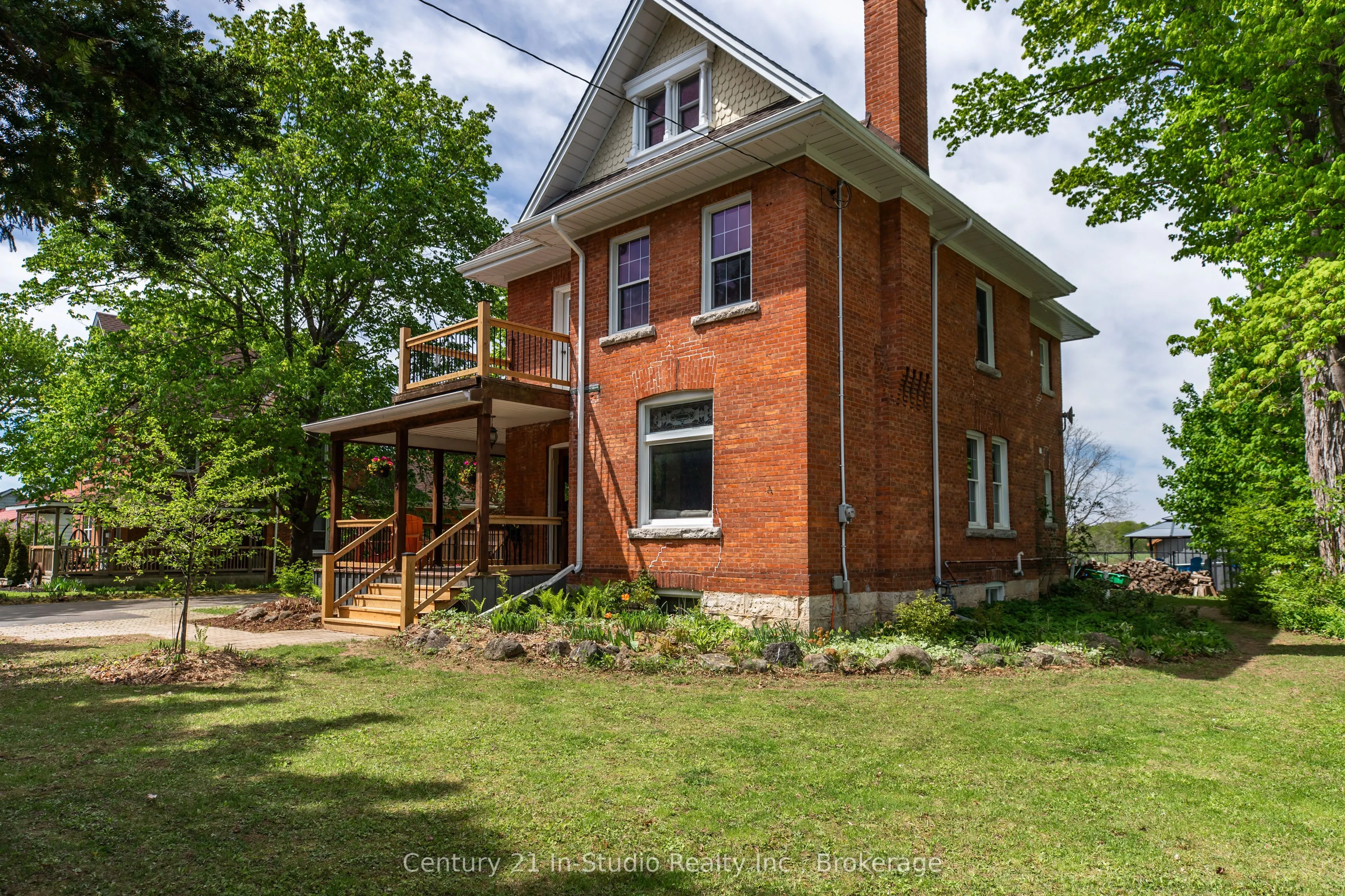296 Garafraxa St Street