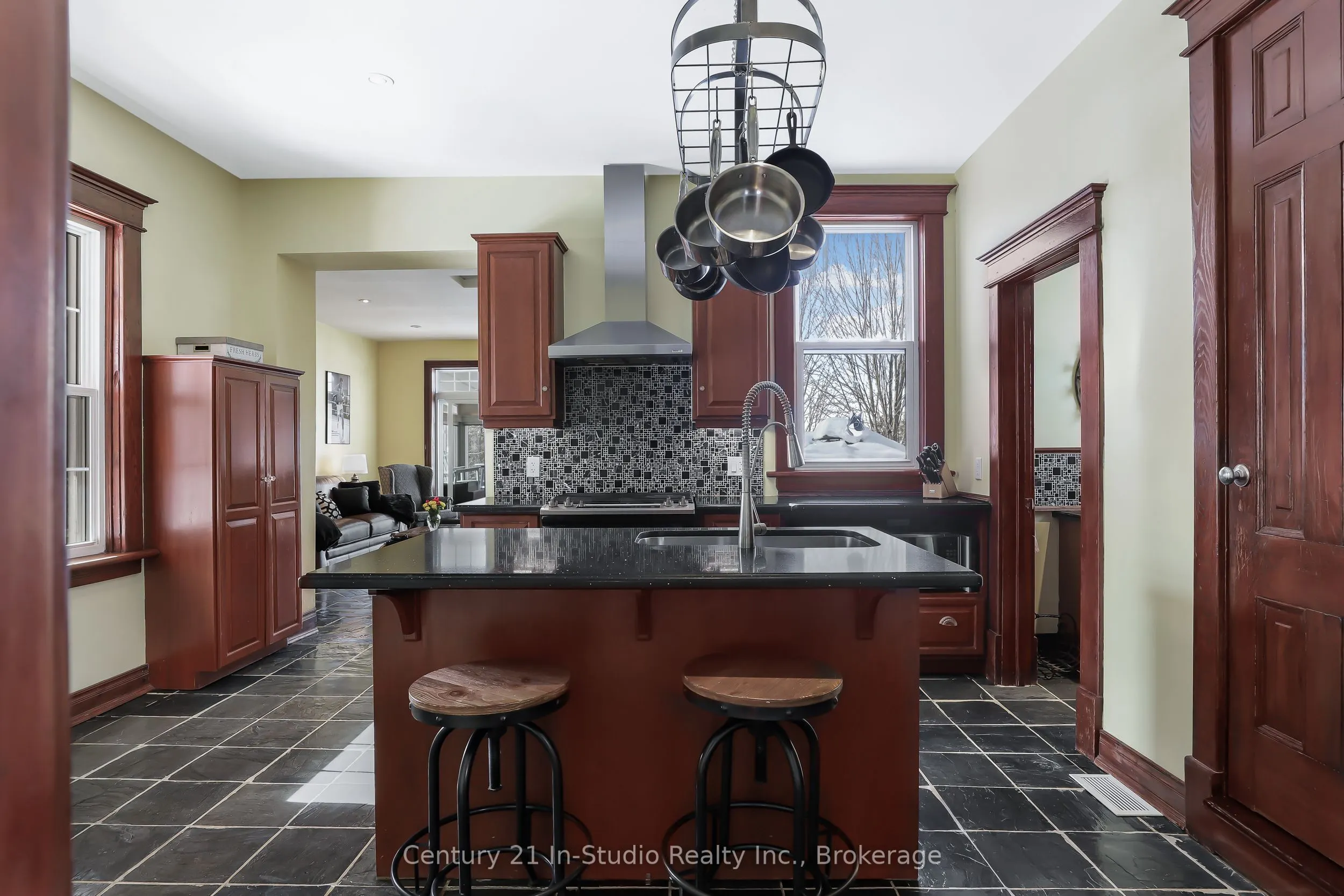296 Garafraxa St Street
