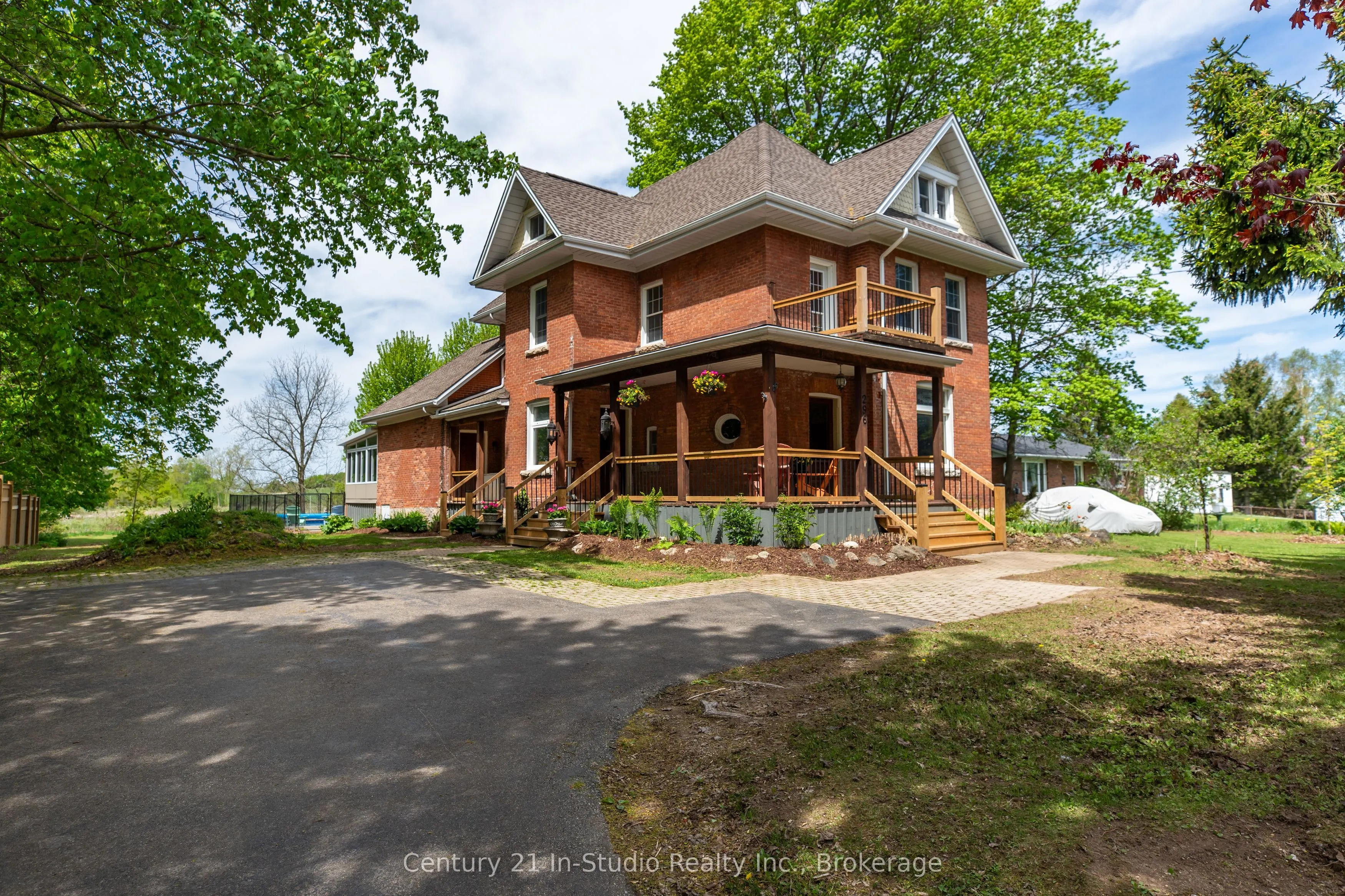 296 Garafraxa St Street