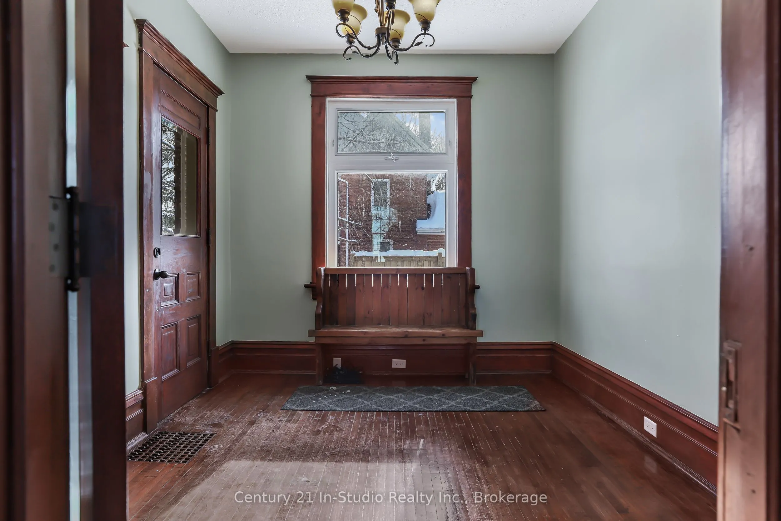 296 Garafraxa St Street