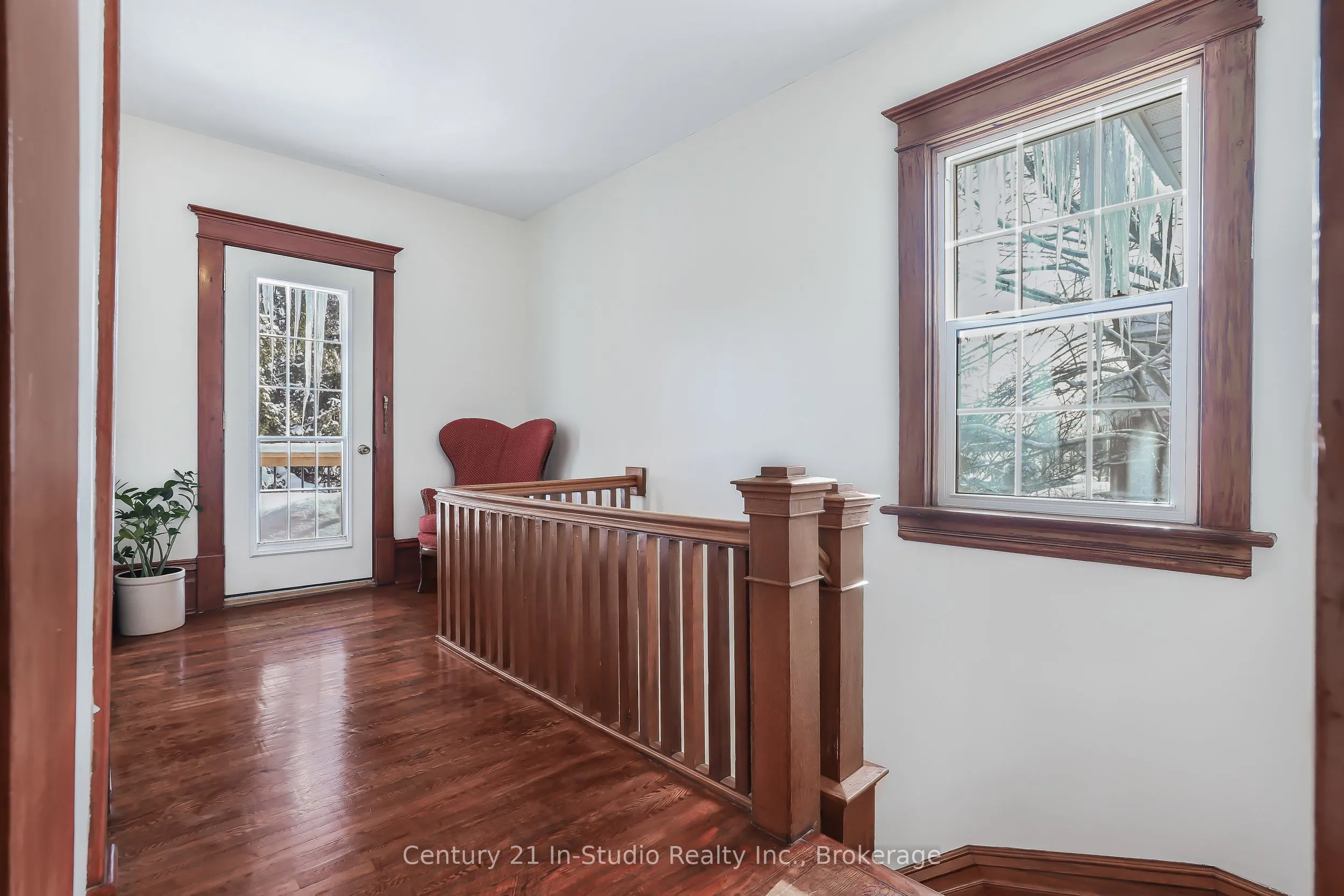 296 Garafraxa St Street