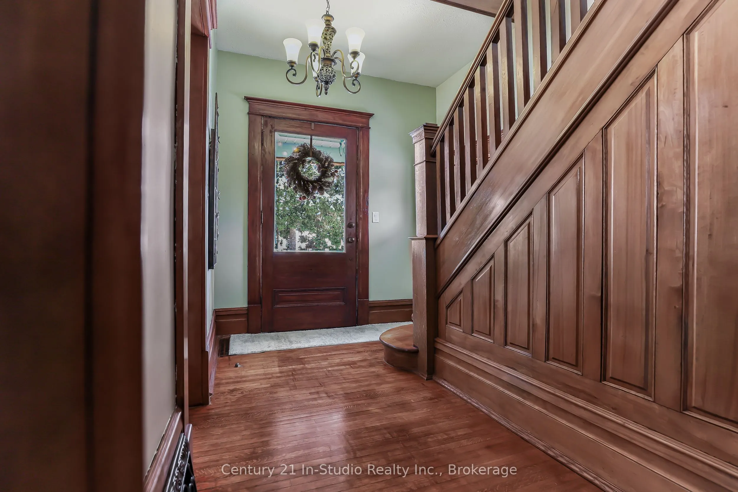 296 Garafraxa St Street