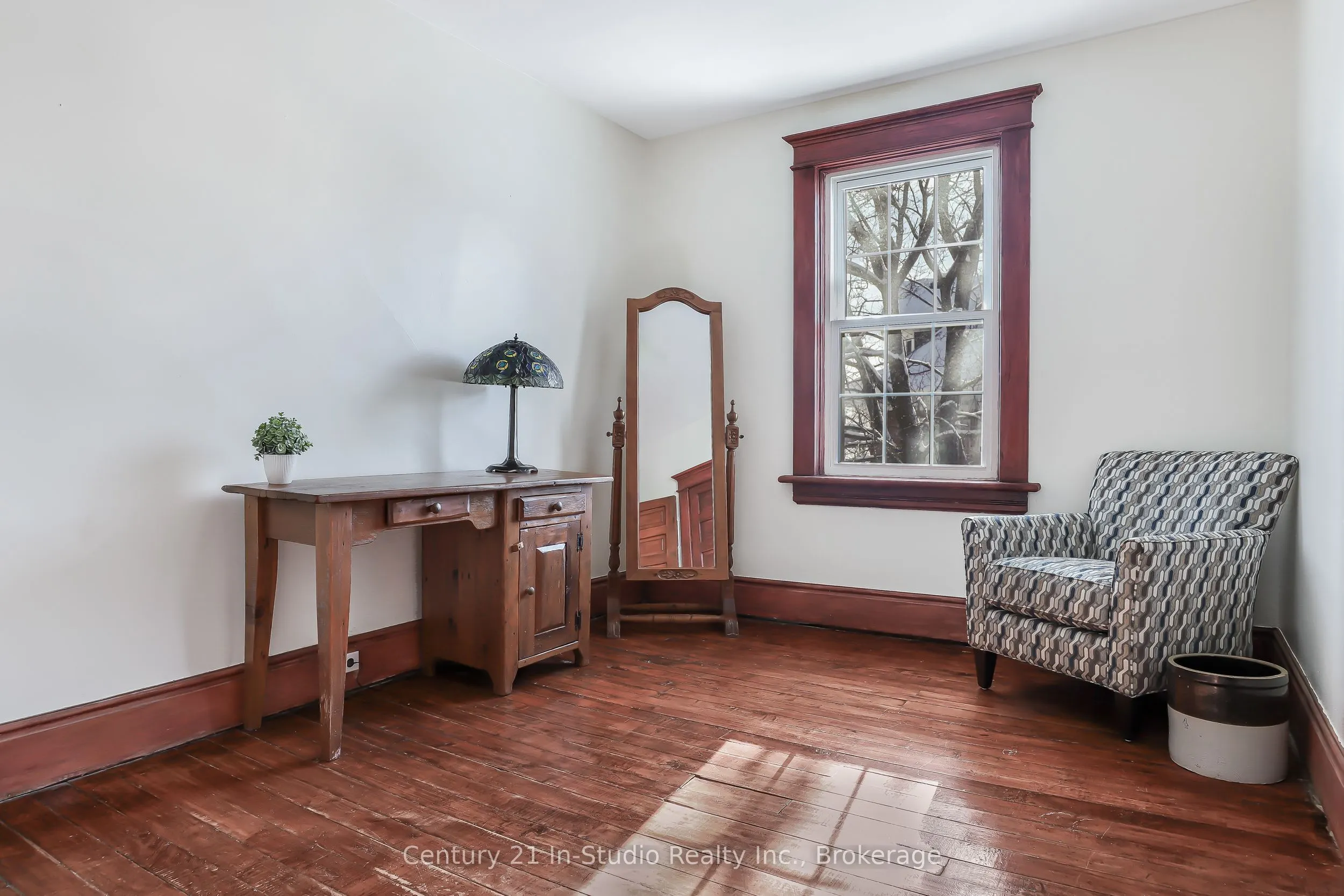 296 Garafraxa St Street