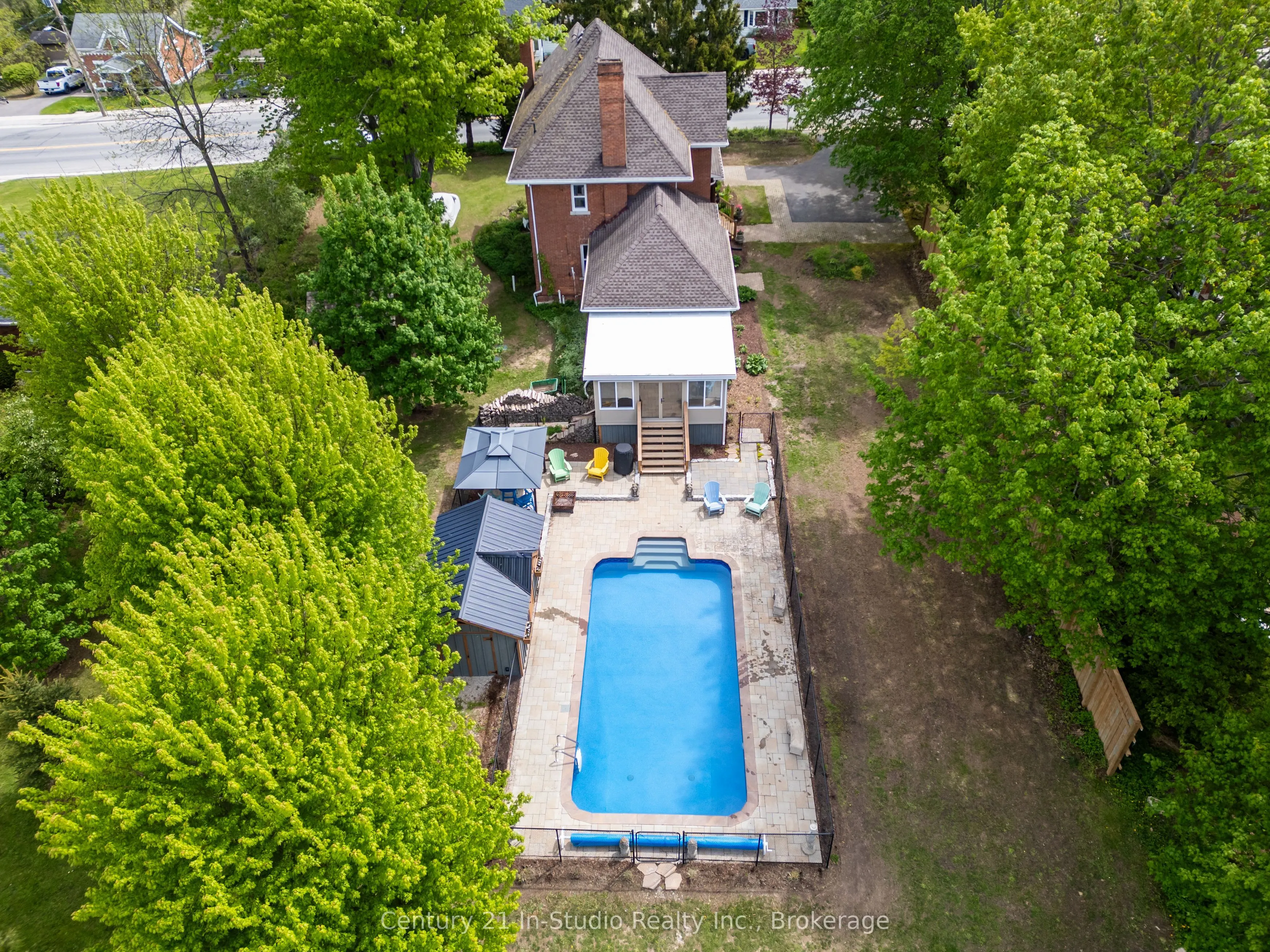 296 Garafraxa St Street