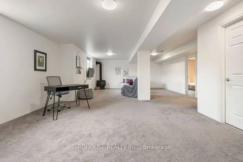 10 Newton Avenue