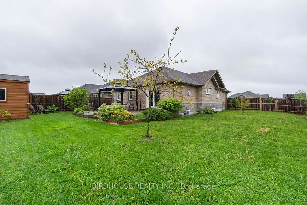 10 Newton Avenue
