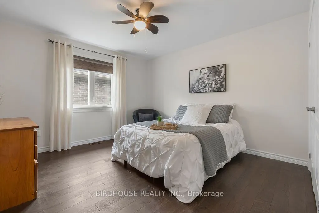 10 Newton Avenue