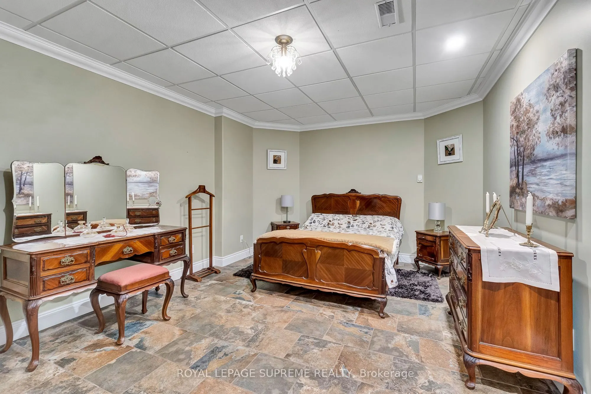436 8th Concession Road E