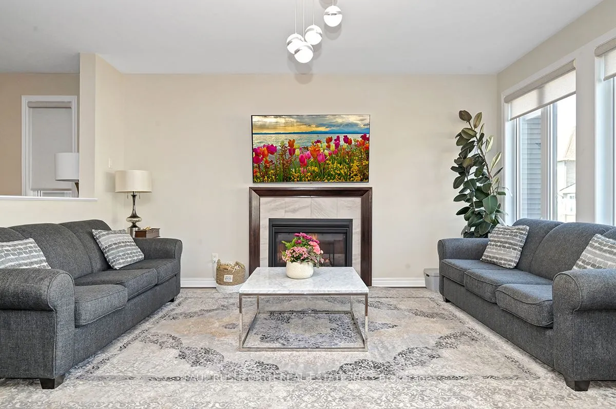 593 Vivera Place