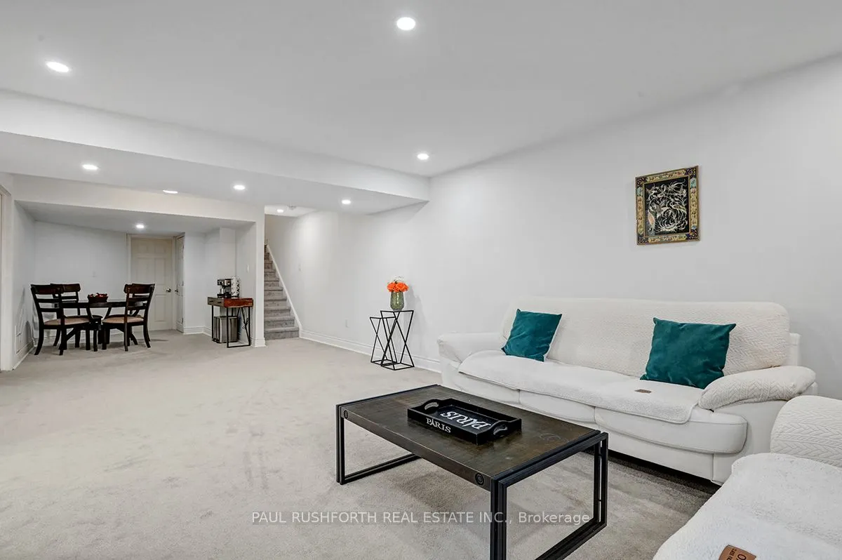 593 Vivera Place