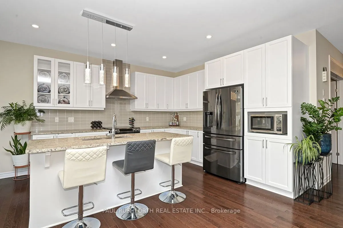 593 Vivera Place
