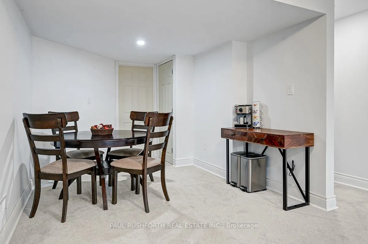 593 Vivera Place