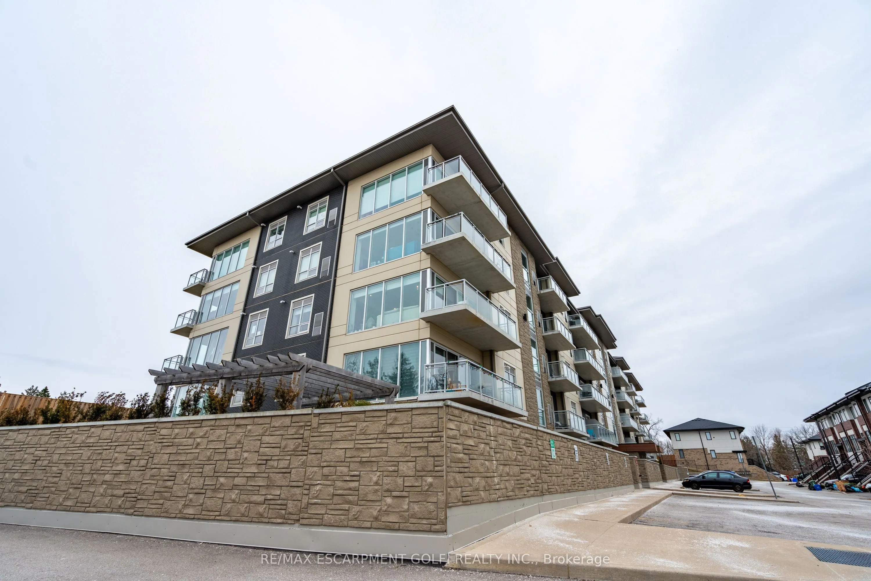 16 Markle Crescent, #403