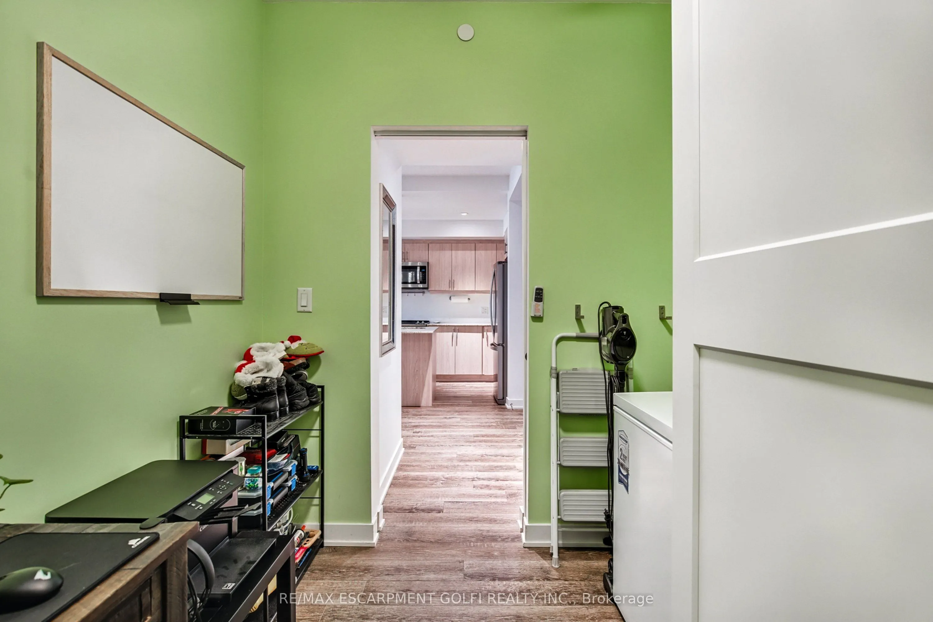 16 Markle Crescent, #403