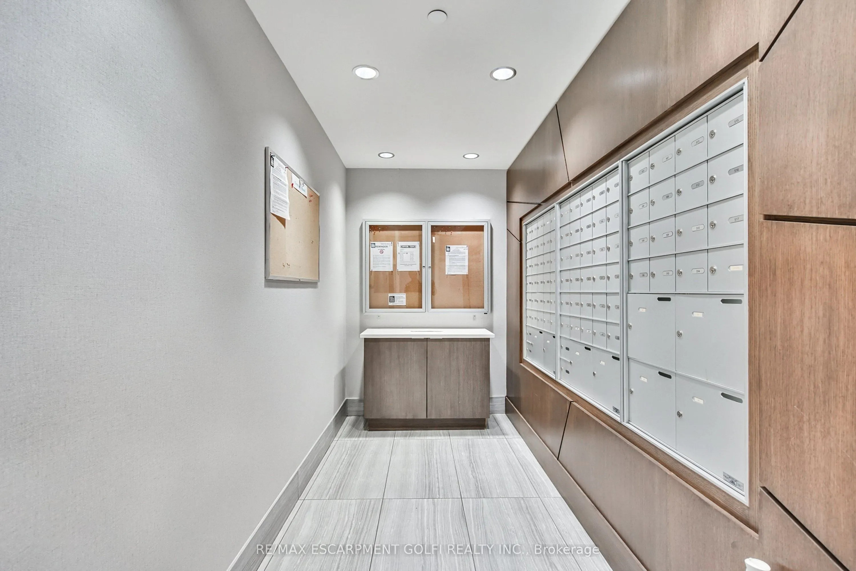 16 Markle Crescent, #403