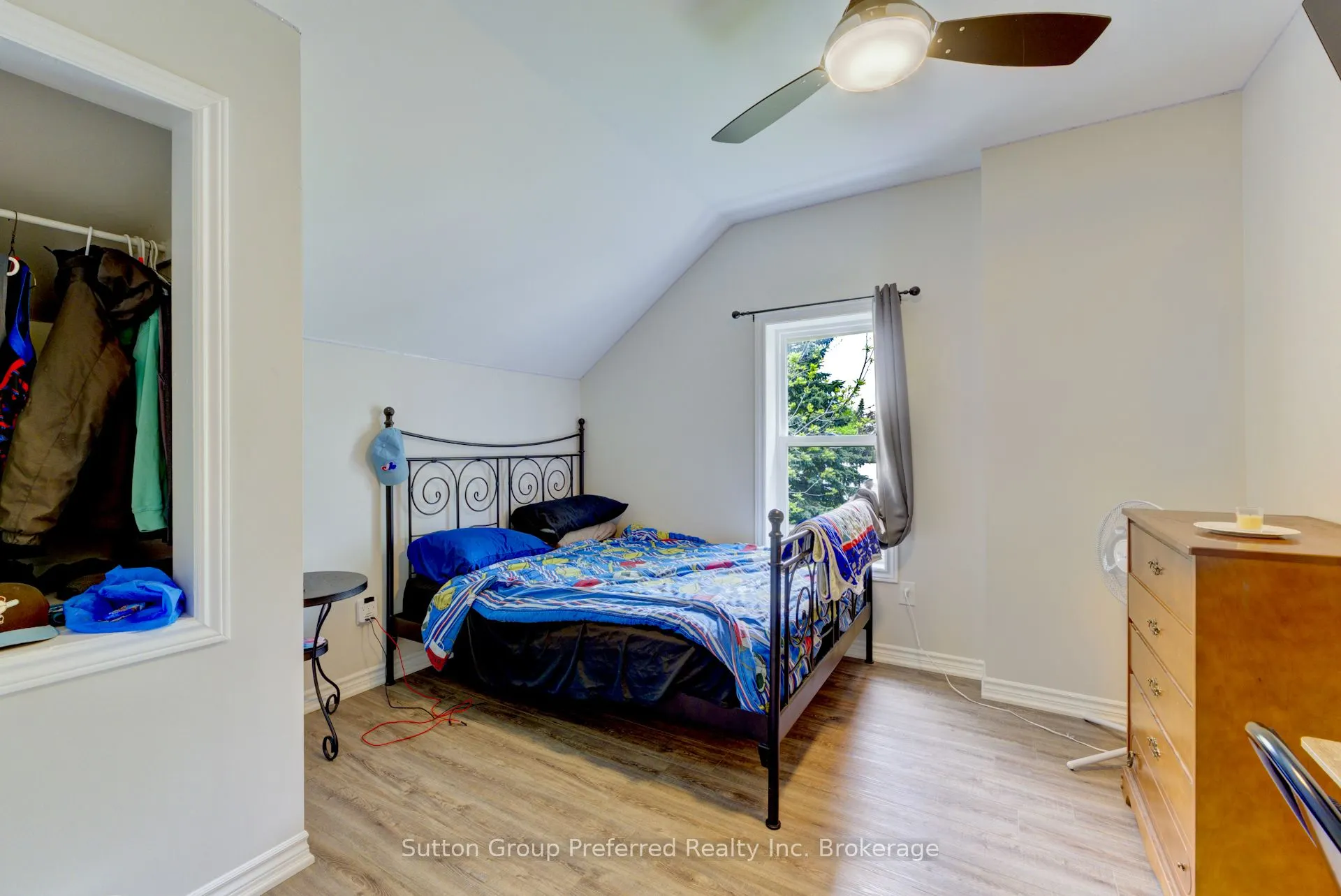 73 Hope Street E
