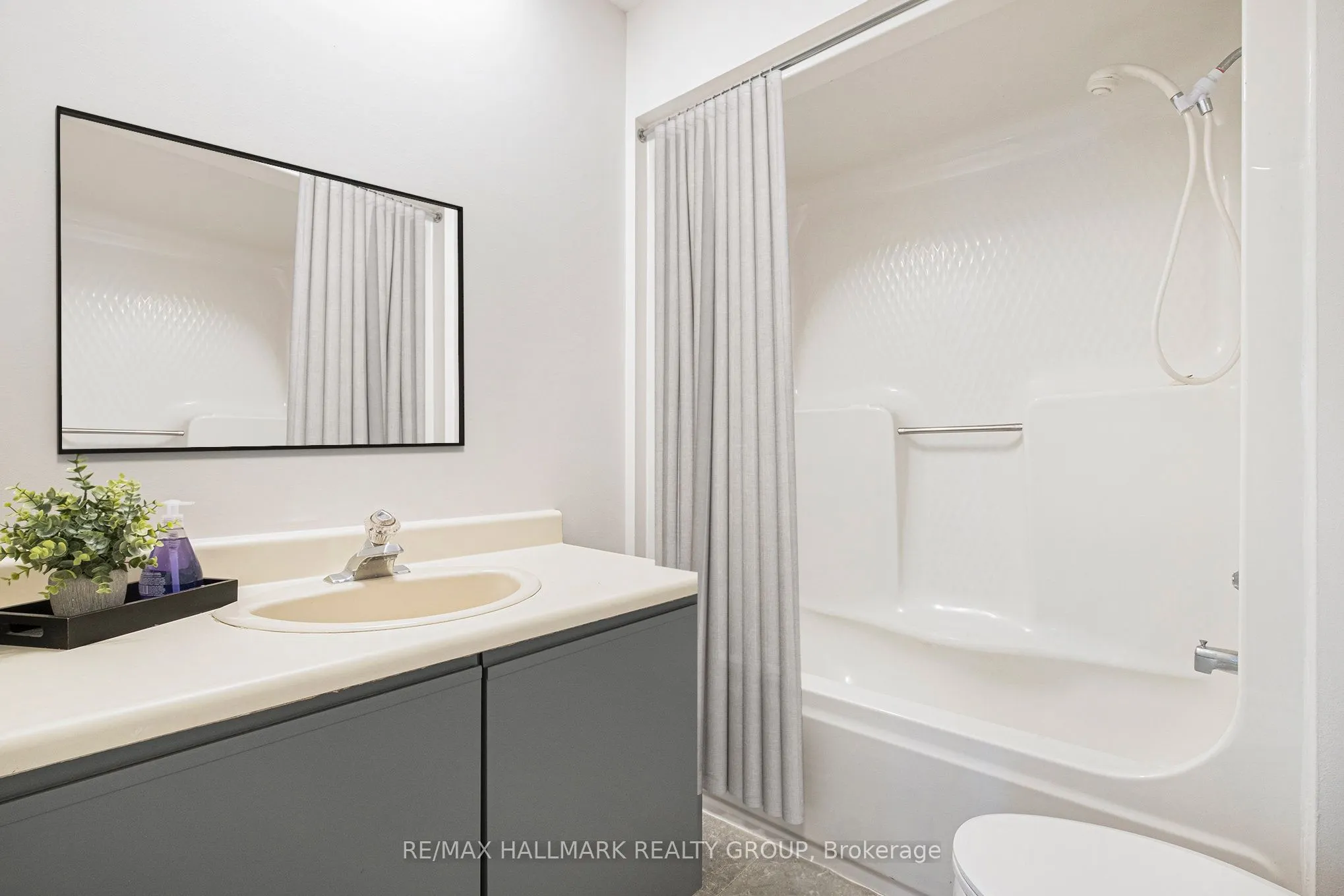 20 Charlevoix Street, #15