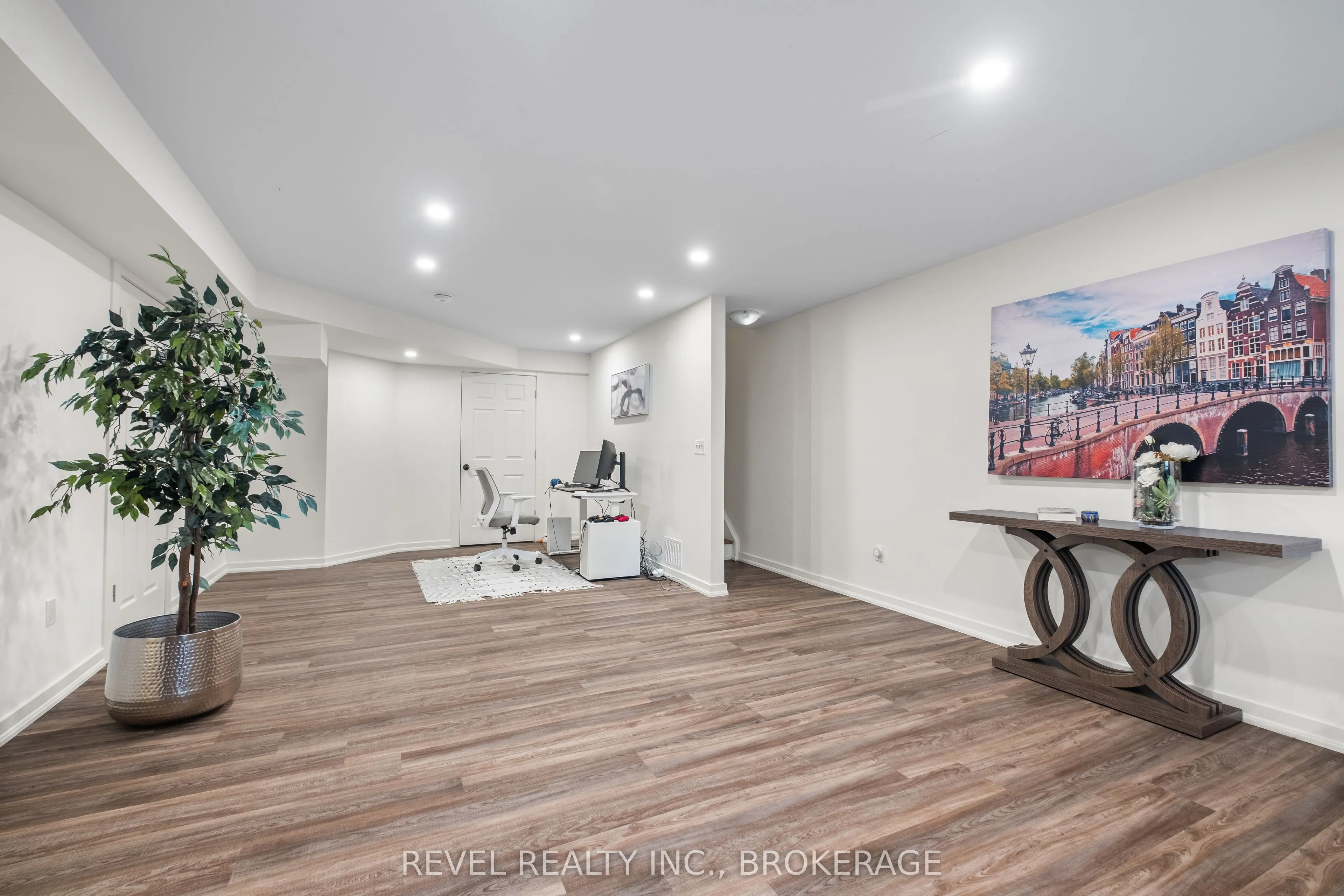 709 Riverview Way