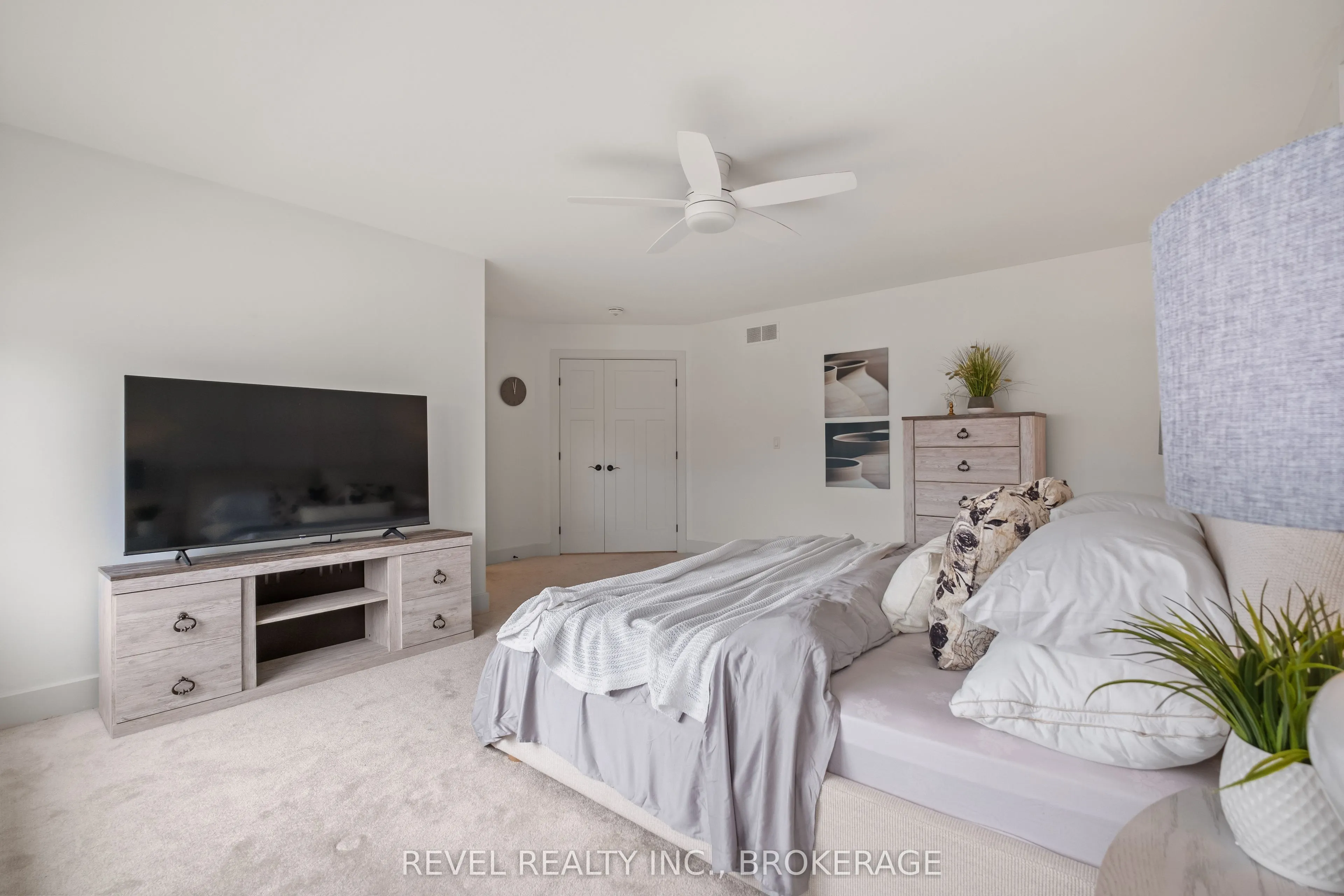 709 Riverview Way