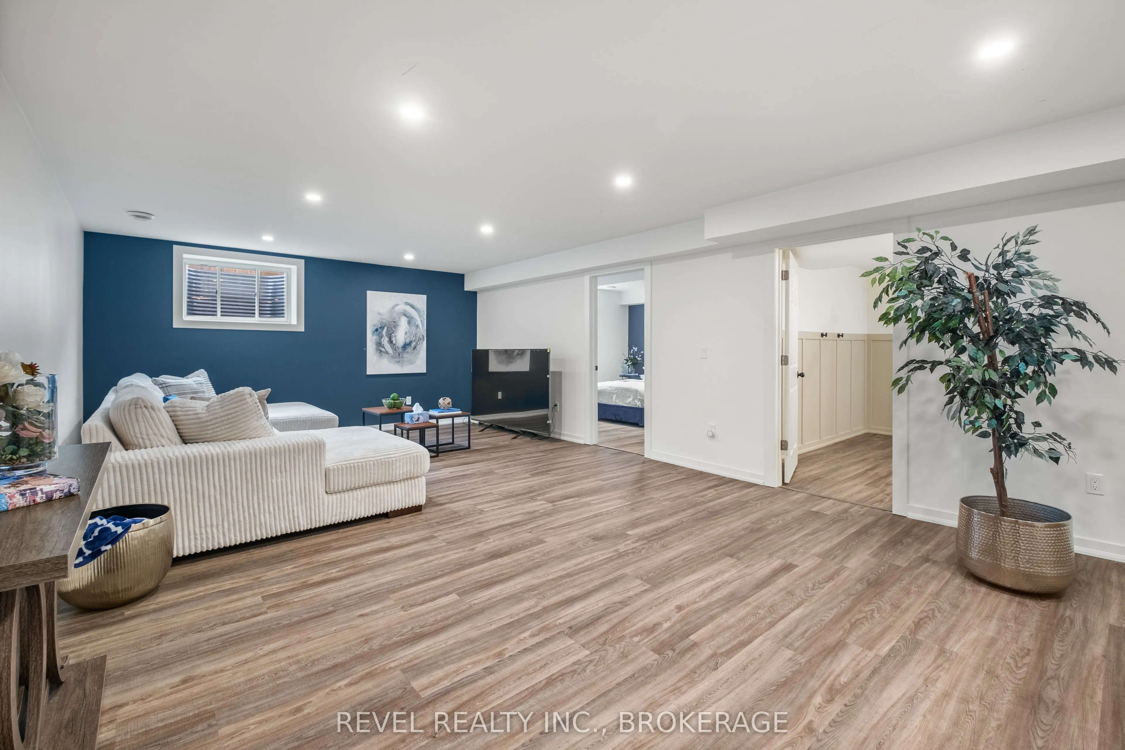 709 Riverview Way