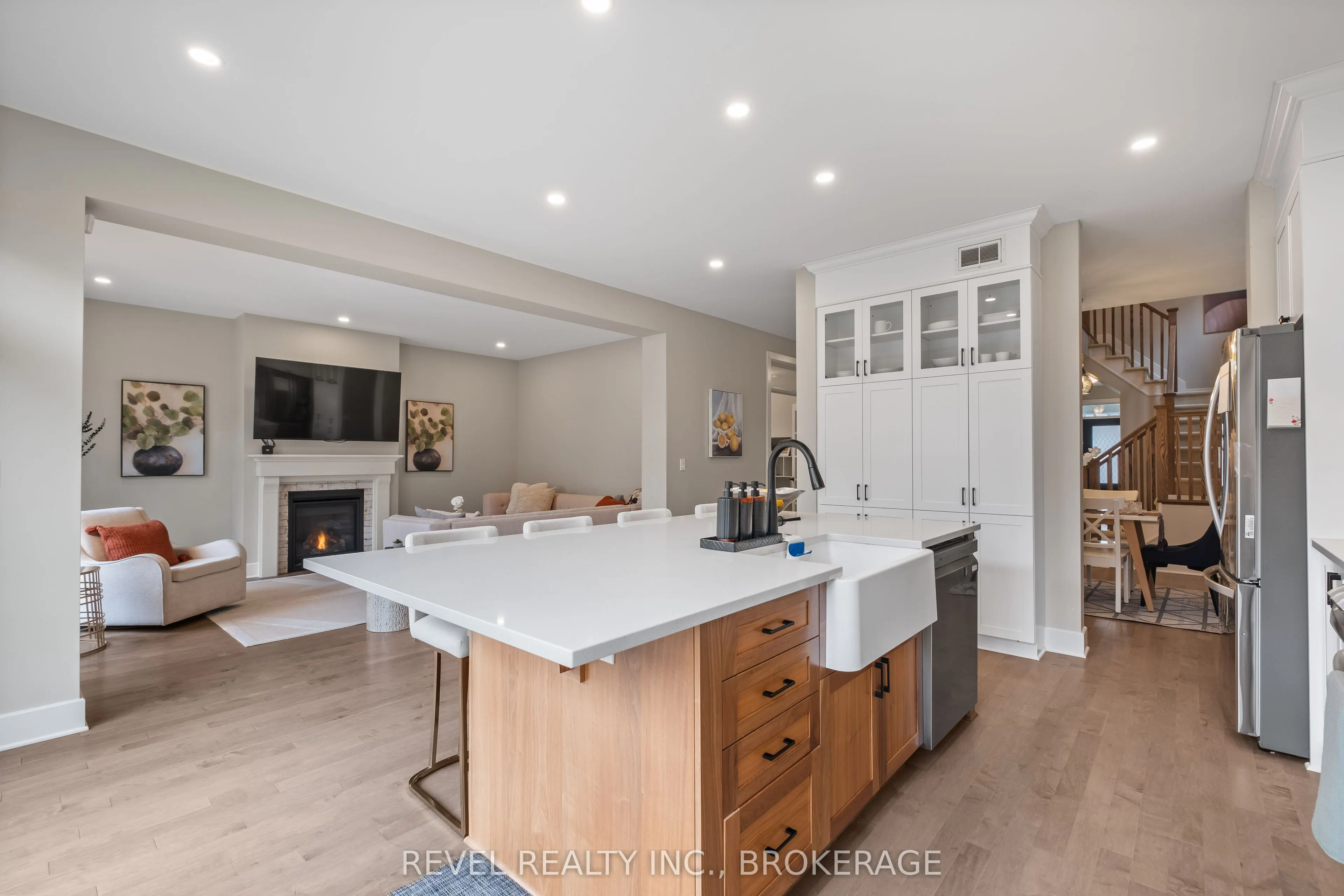 709 Riverview Way