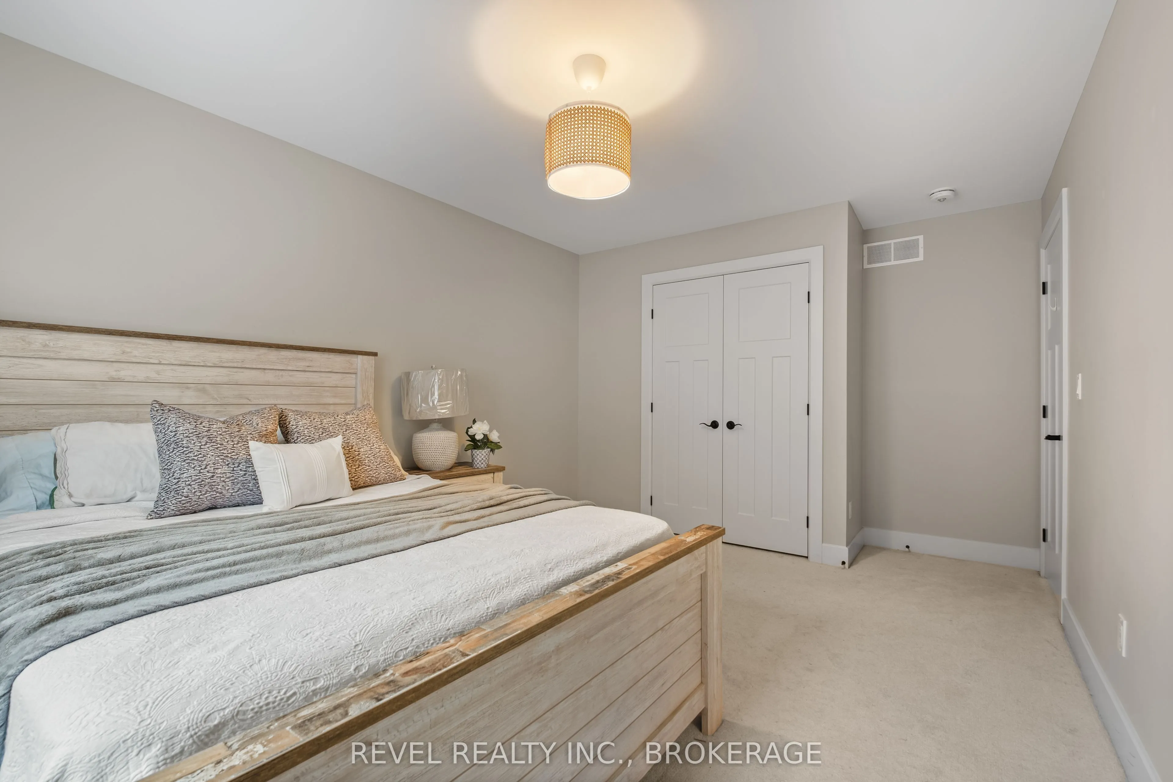 709 Riverview Way