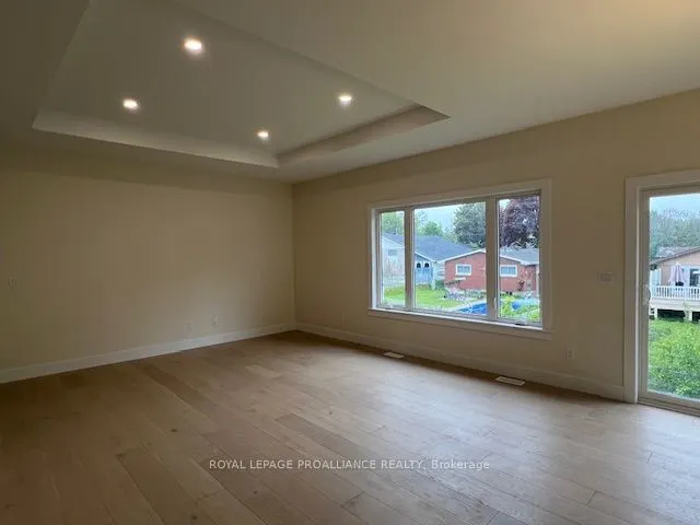 22 Douglas Marshall Crescent