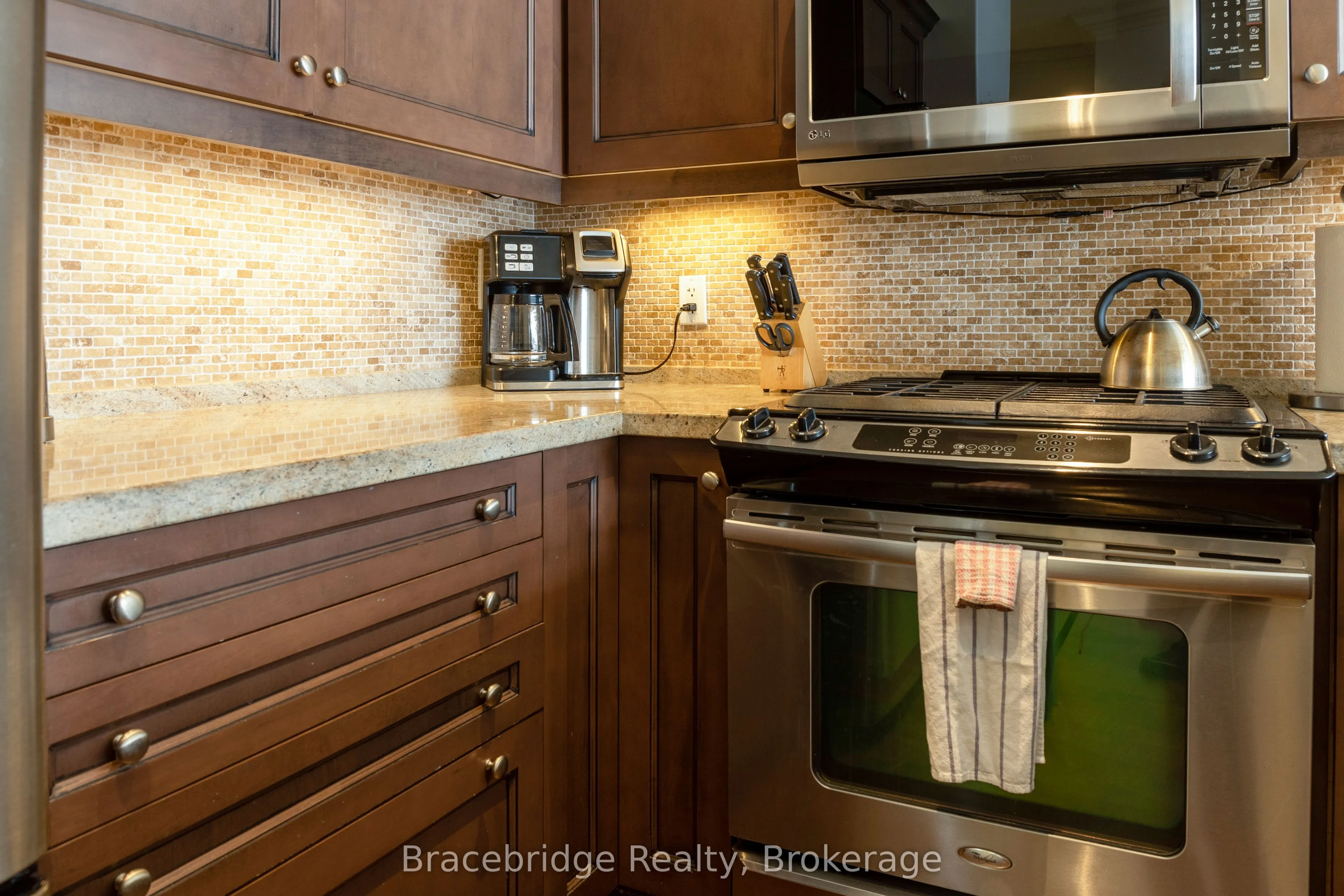 1869 Muskoka 118 Road W, #E206-D1
