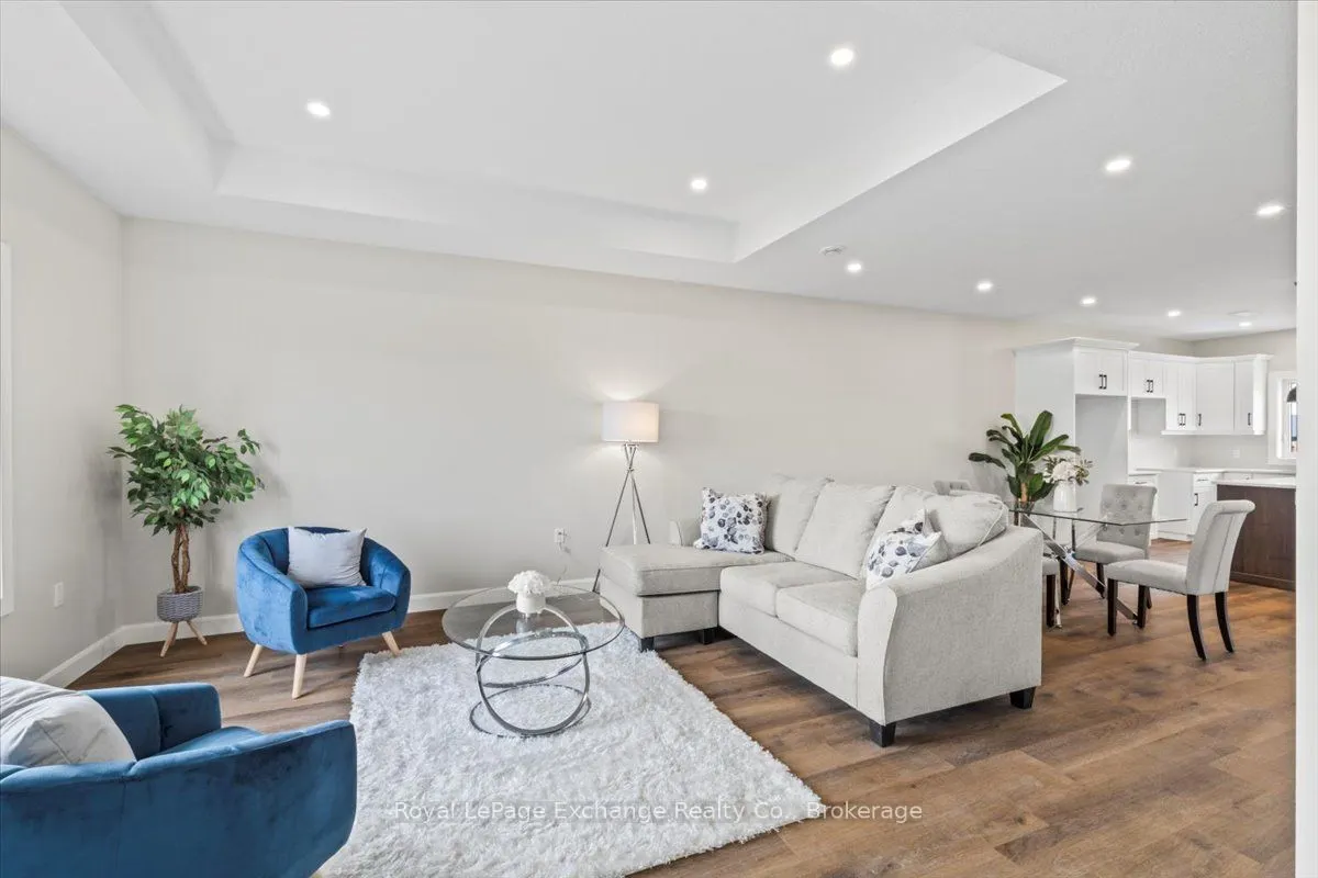 1071 Waterloo Street N, #54