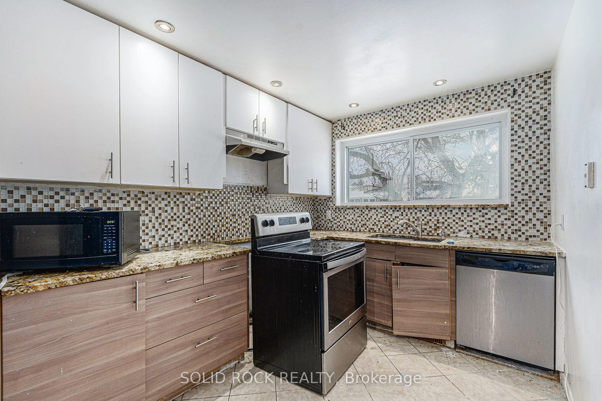 1432 Leigh Crescent