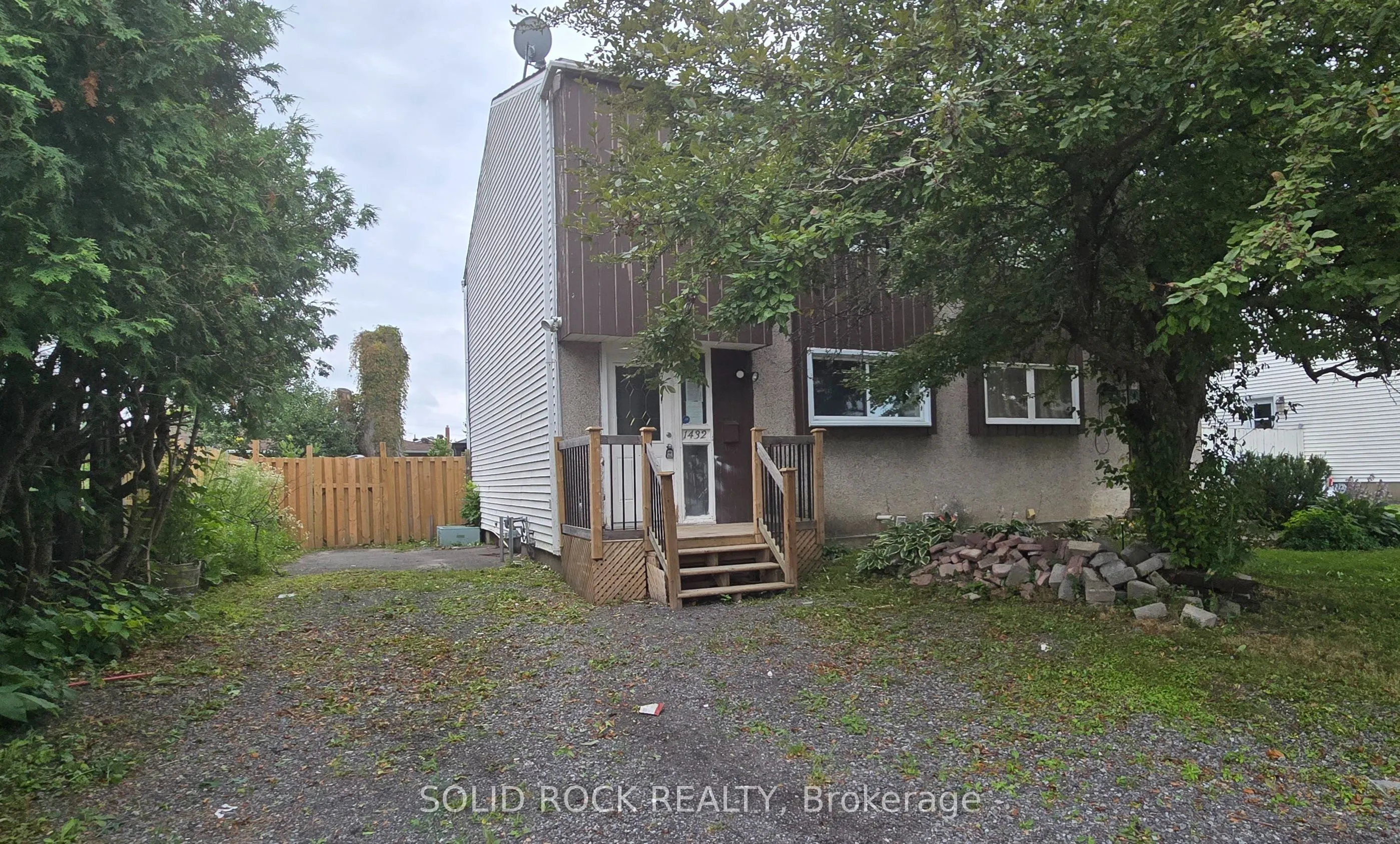 1432 Leigh Crescent