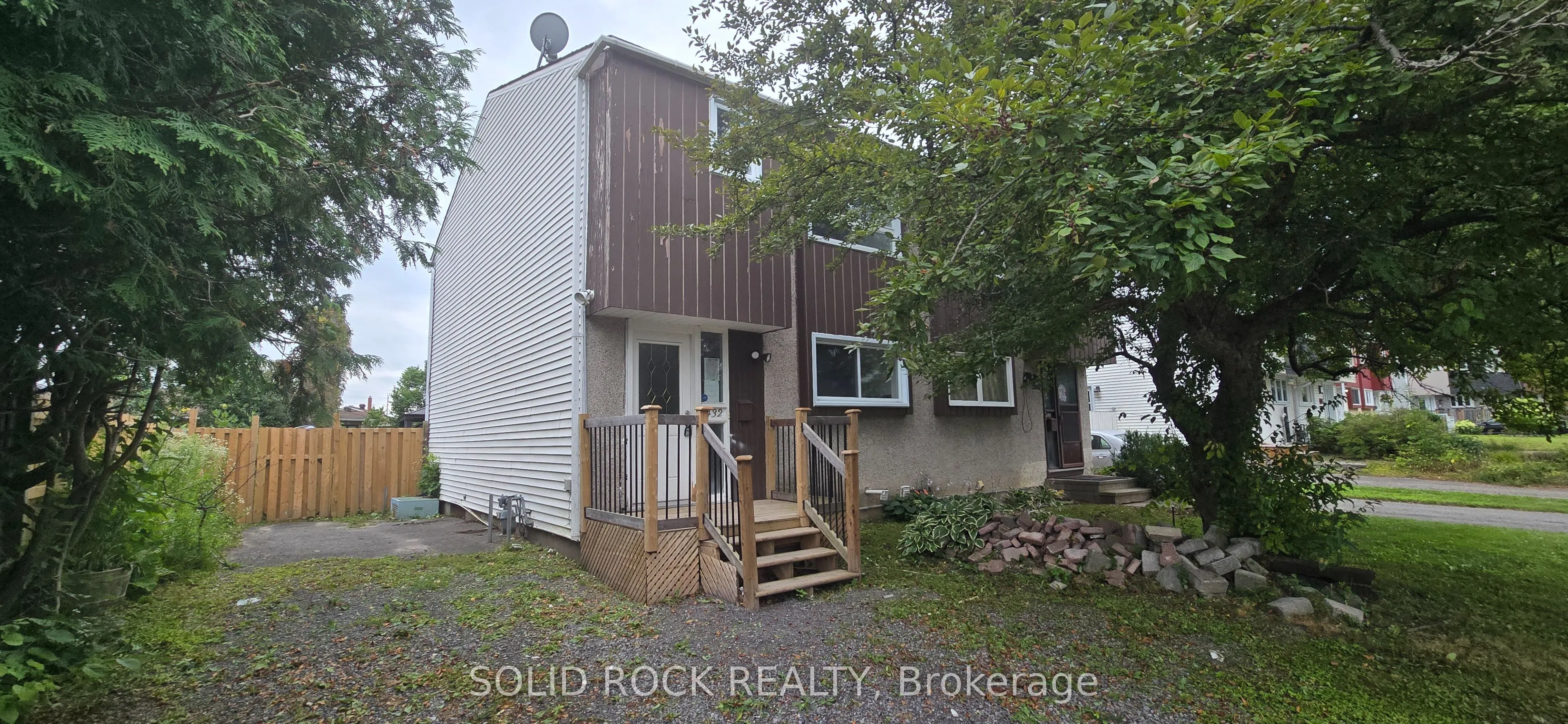 1432 Leigh Crescent
